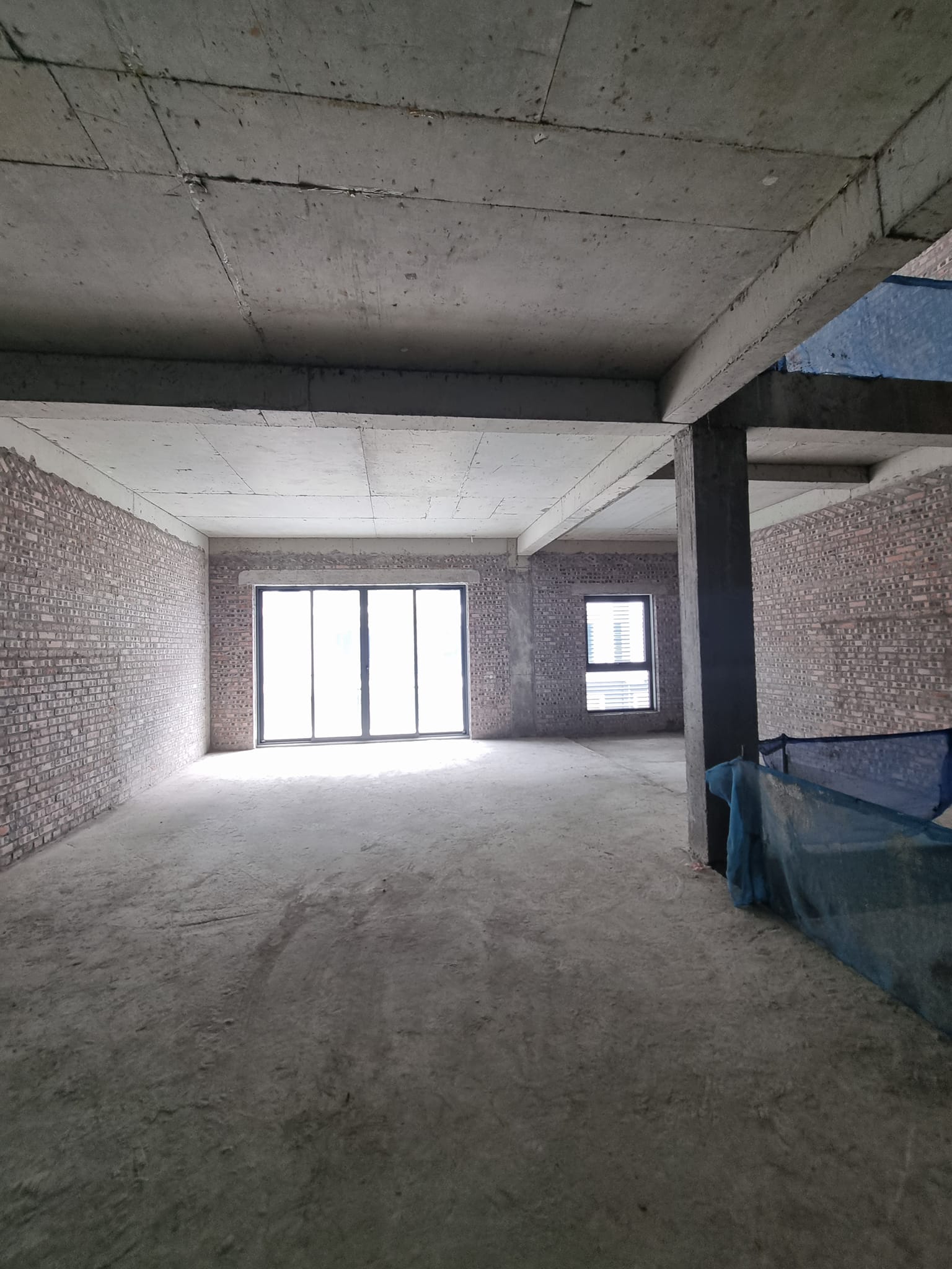 Bán biệt thự thô lô góc 2 mặt đường KĐT Mỹ Đình 2. DT 227m x 4t, mt 29m. Giá 56 tỷ TL.