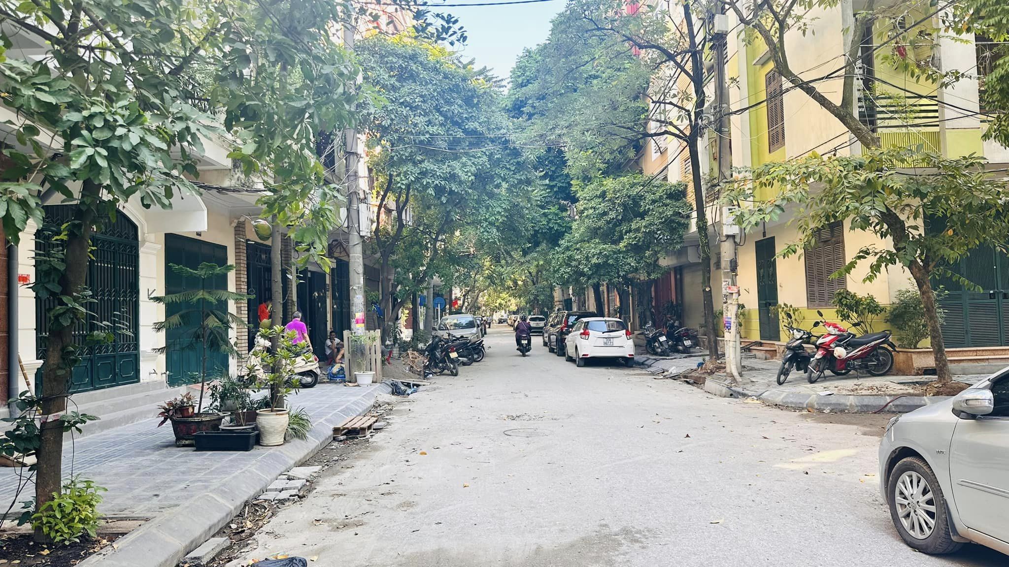 Nhà Đầm Trấu, 48m2, 5 tầng, mặt tiền 4.2m, nhỉnh 11tỷ, vuông, đẹp, 0977097287