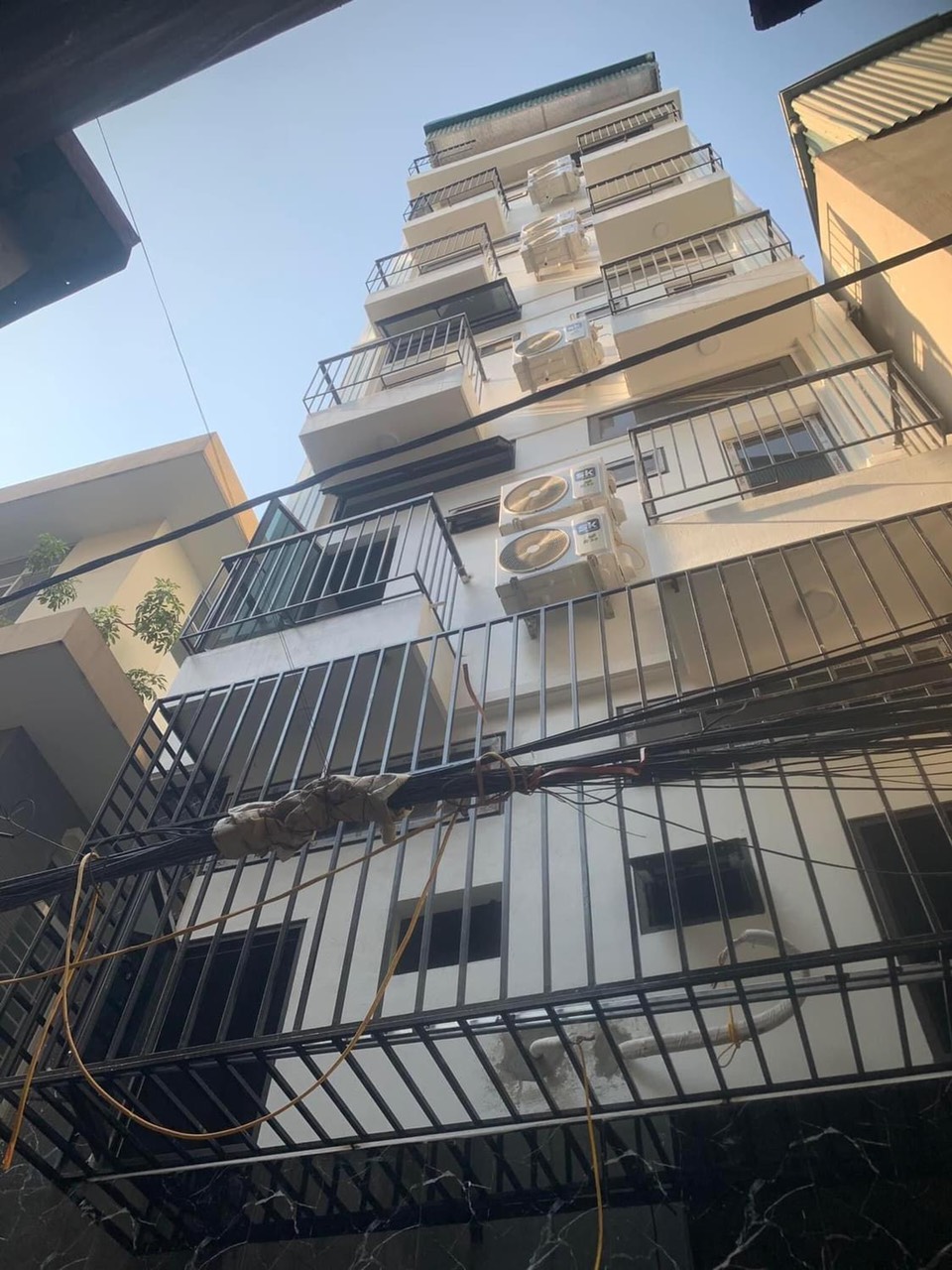Bán CCMN YÊN XÁ 7 tỷ 1, 50m2 7 tầng thang máy, 12pkk, cho thầu thu 576TR/NĂM