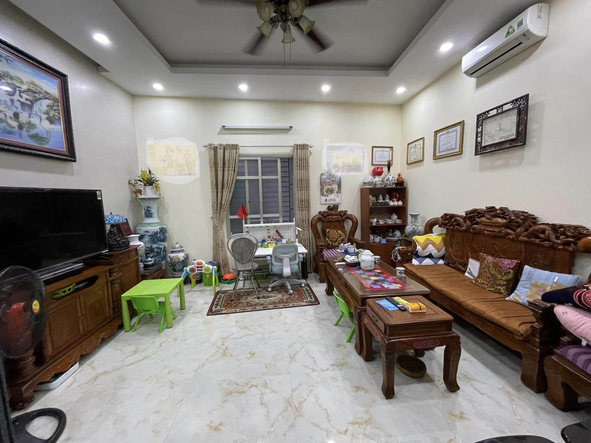 Chính chủ cần tiền bán nhà 5 tầng Lạc Long Quân, 65m2, cực thoáng, gần Hồ Tây, SIÊU HIẾM, giá tốt