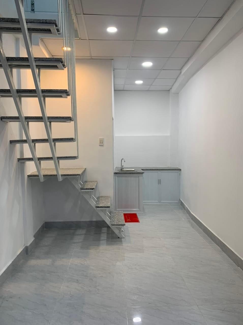 Bán nhà mới Trần Hưng Đạo , 2PN, 2 tầng, sổ hồng riêng, 3 tỉ nhỉnh