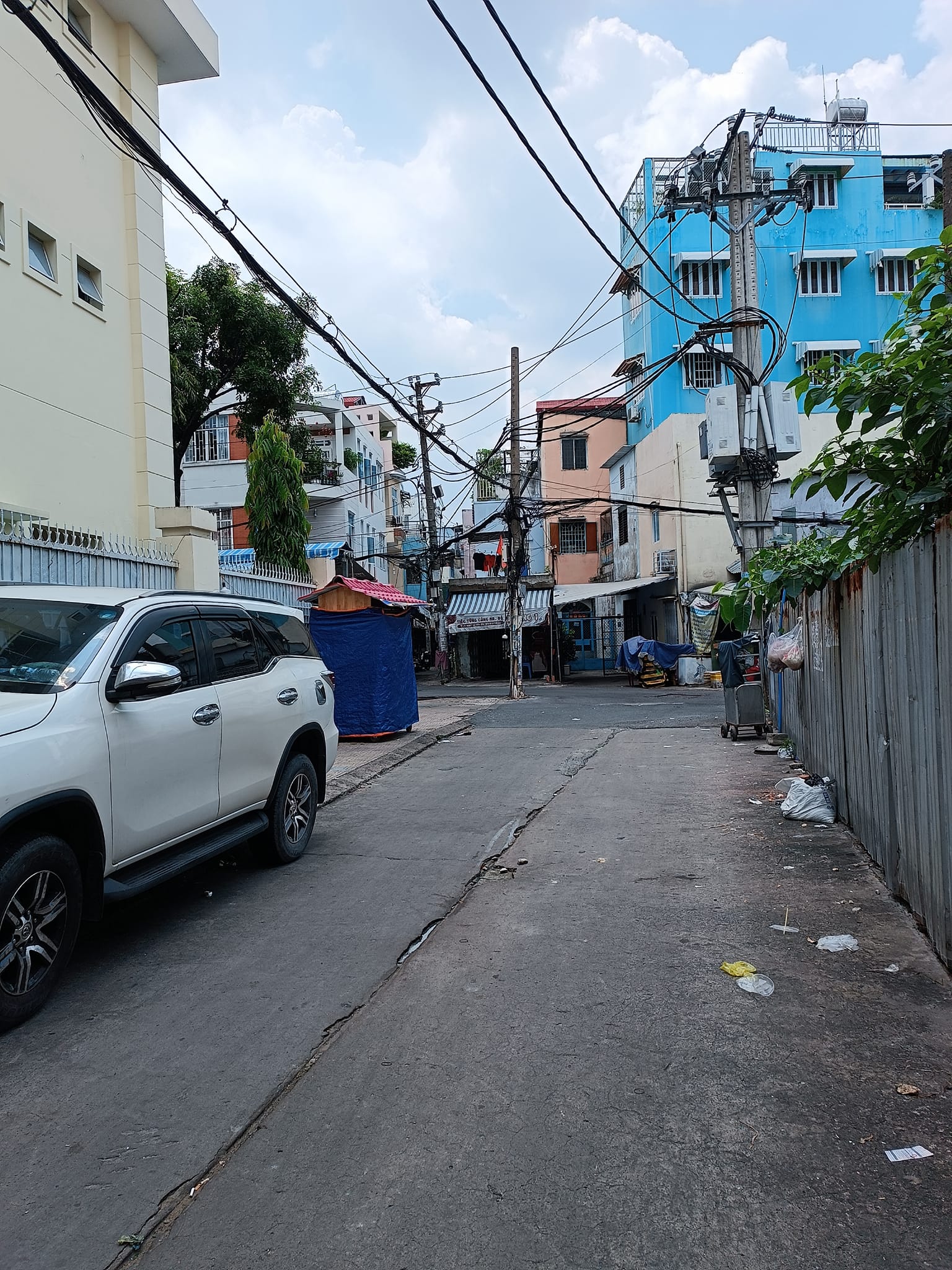 NHÀ NHỎ ĐỦ CÔNG NĂNG HẺM 4M VỊ TRÍ ĐẸP 3.5 TỶ