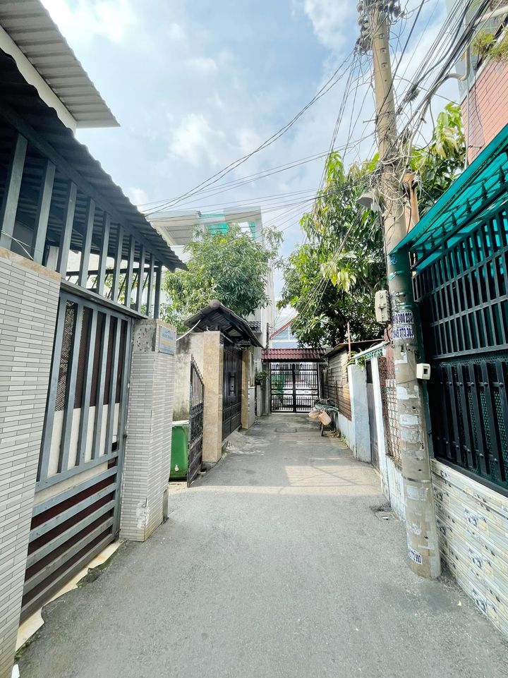 NHÀ ĐẸP HẺM XE HƠI THẲNG MỘT TRỤC - CÁCH MẶT TIỀN NGUYỄN SỸ SÁCH 25M - SỔ VUÔNG NHƯ TỜ A4 - 62M2 - 3 TẦNG - CHỈ 5.5 TỶ