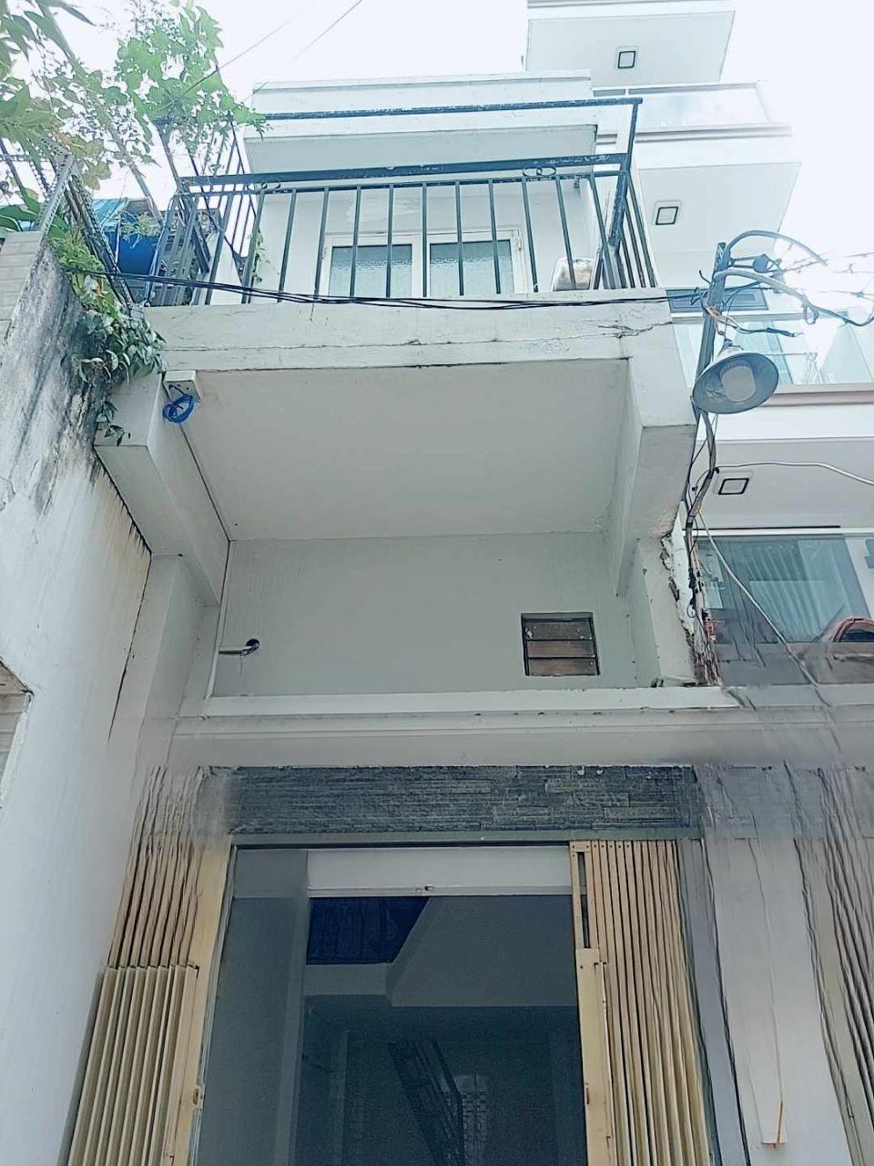 HXH, 3 Tháng 2, Q 10, Nhà 3 Tầng Mới, Trống Đón Tết Ngay, Nhỉnh 2 Tỷ