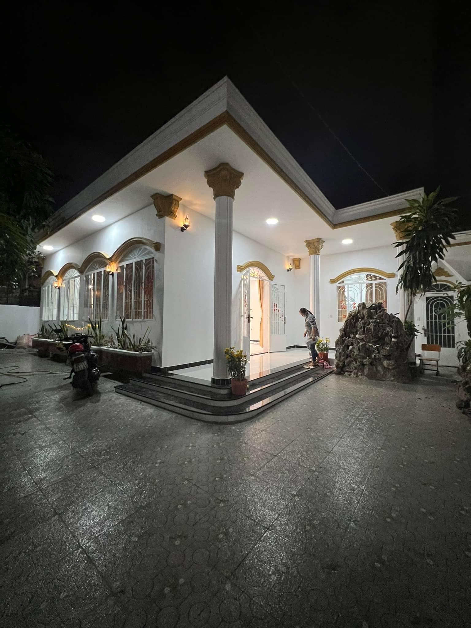 BIỆT THỰ GÒ VẤP - 260M2 - XE HƠI 7 CHỖ NGỦ TRONG NHÀ.