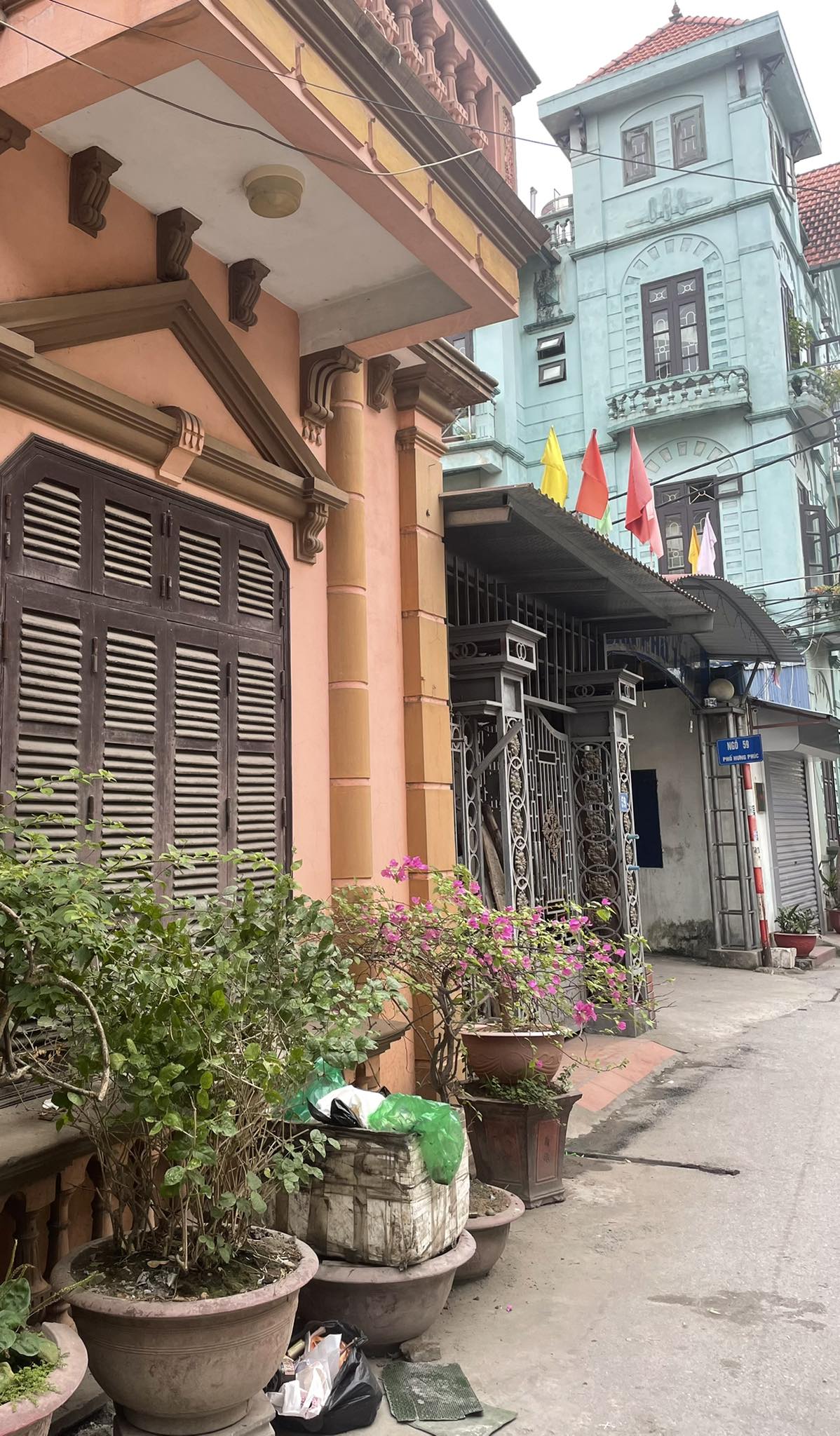 Diện tích rộng, mặt tiền 8m,sổ đỏ vuông,ở luôn,kinh doanh sầm uất, quận Hai Bà trưng