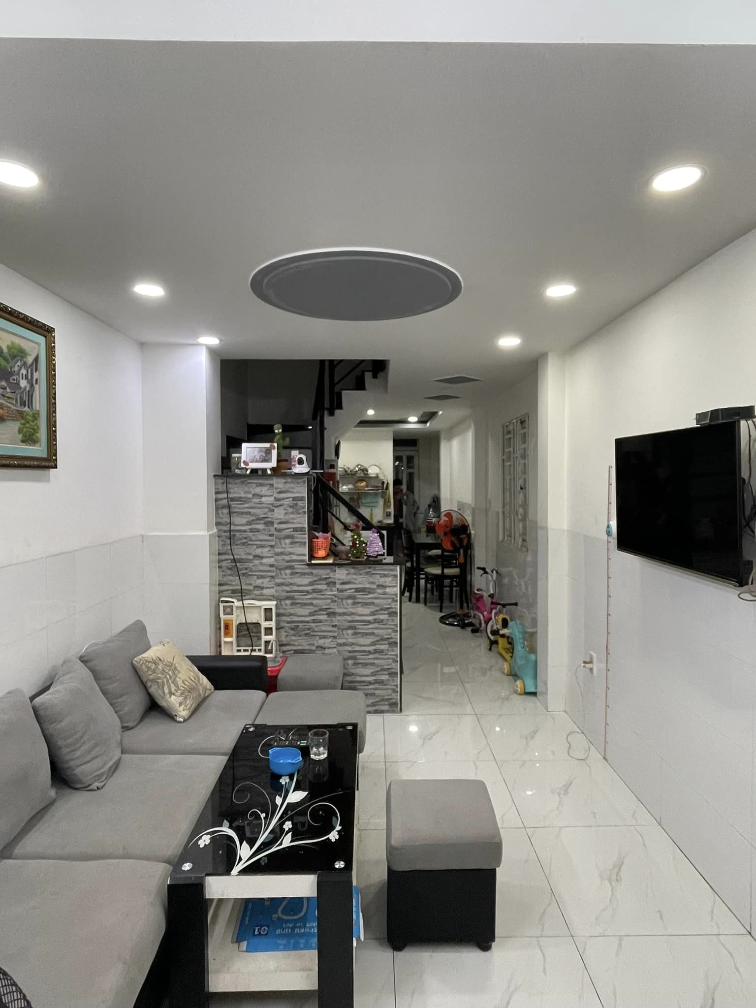 BÁN NHÀ ĐƯỜNG HUỲNH VĂN BÁNH-42M2- CHỈ 4.7 TỶ.