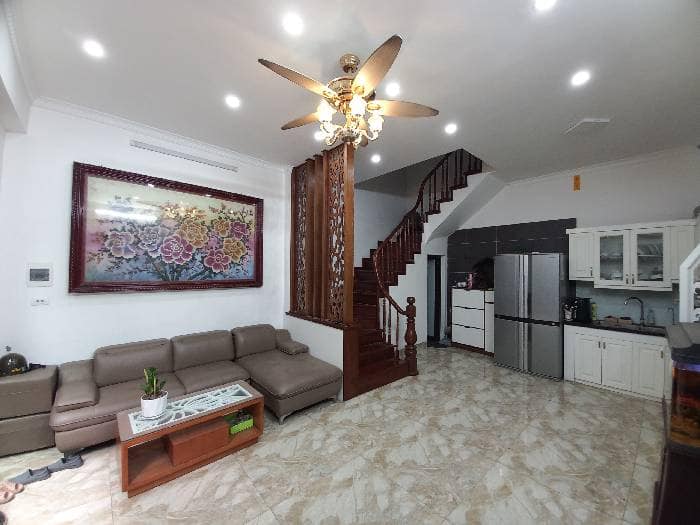 Bán nhà Ngọc Hà, Ba Đình, dt 56m, ô tô đỗ cổng, 10m ra mặt phố. Giá 6.1 tỷ