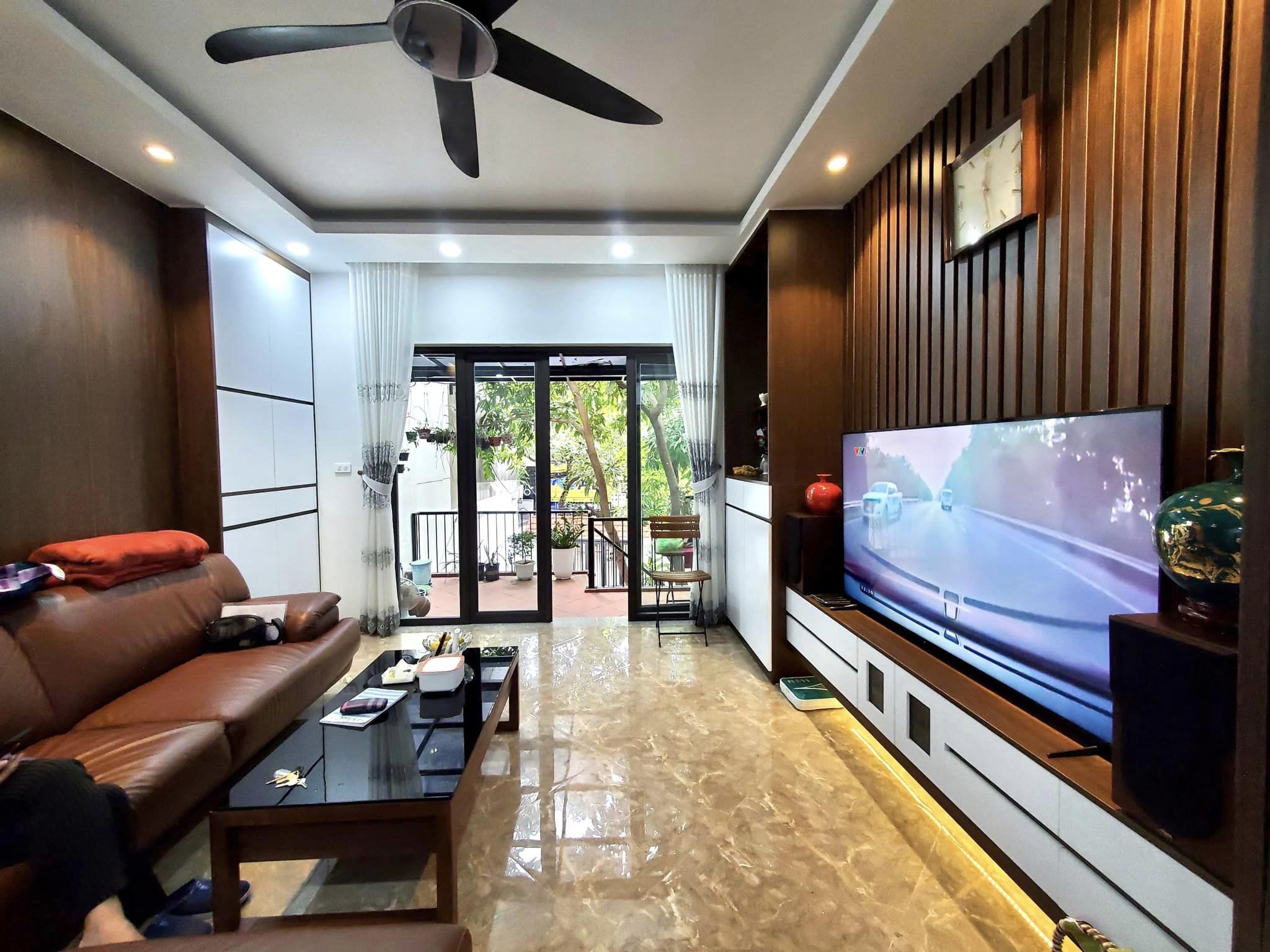 Nhà phố Xã Đàn, 3 thoáng, ô tô gần, nhà đẹp NT xịn, 55m, 4PN, 6.95 tỷ