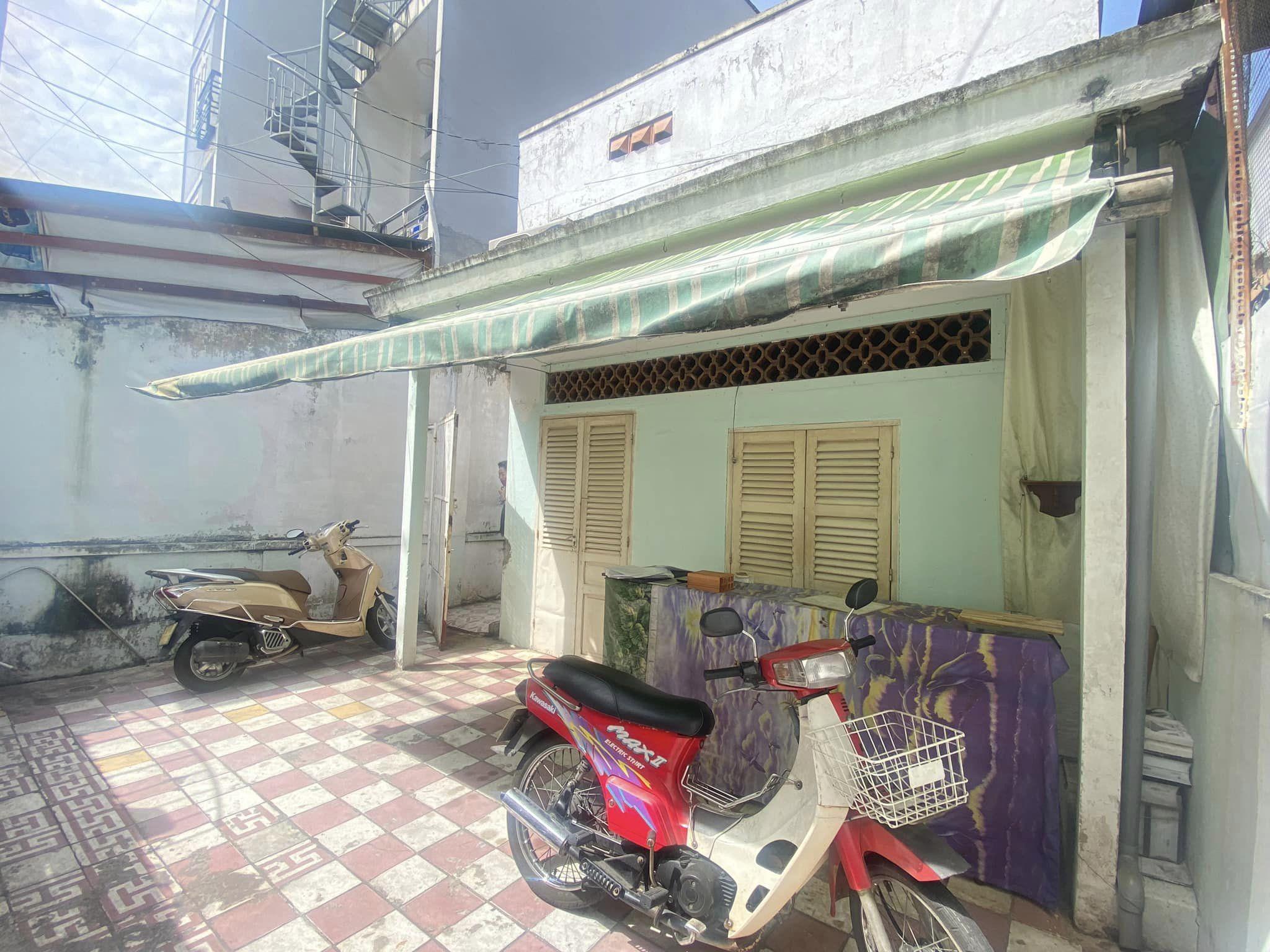 Bán vị trí tặng nhà C4 Trần Văn Đang, Q3, 6 x 19m, 95m2 đất, giá 6,8 tỉ