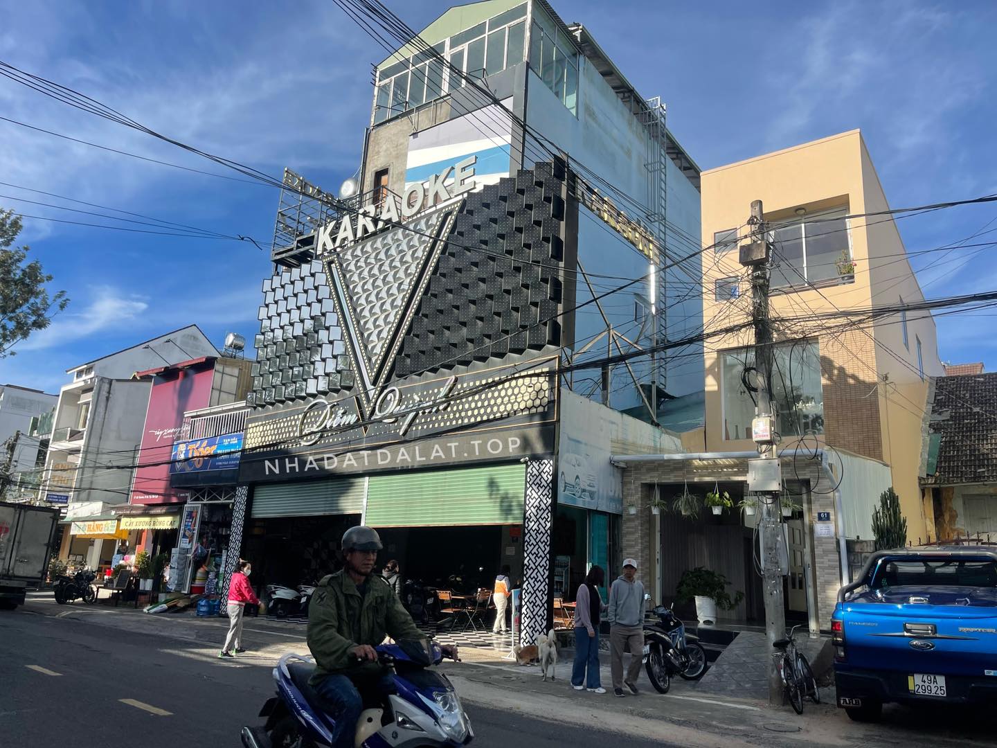 Bán nhà mặt tiền đường Yersin Đà Lạt đang kinh doanh karaoke