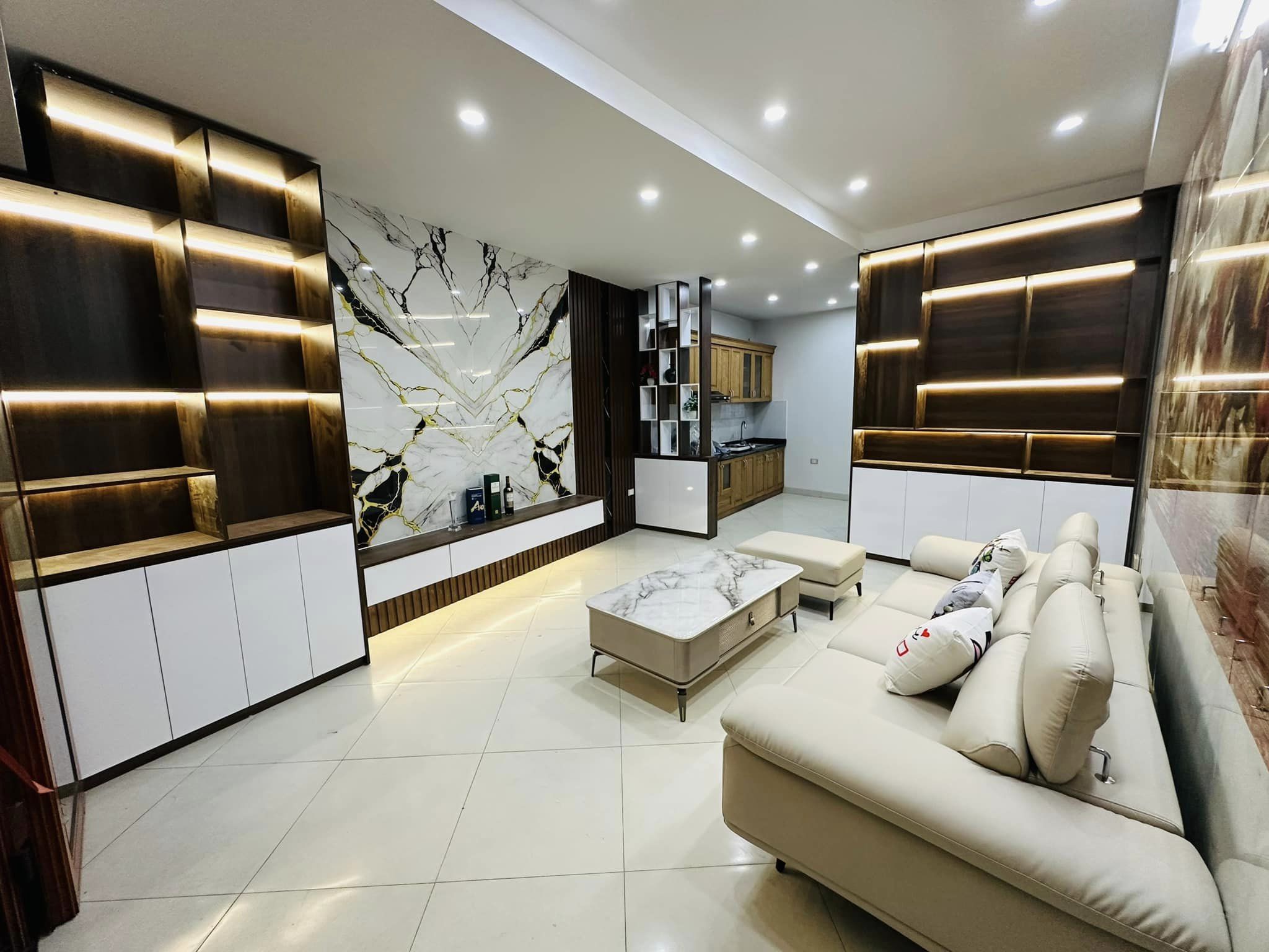 BÁN NHÀ ĐẸP 6 TẦNG CẦU GIẤY, 40M2, 5XX TỶ, FULL NỘI THẤT, Ô TÔ, NGÕ THÔNG, 2 THOÁNG, SỞ NỞ HẬU, Ở NGAY.