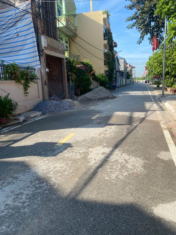 Cần tiền bán gấp 40m2 sát bìa làng Lương Nỗ - Tiên Dương, ô tô đỗ cửa, giá công nhân.