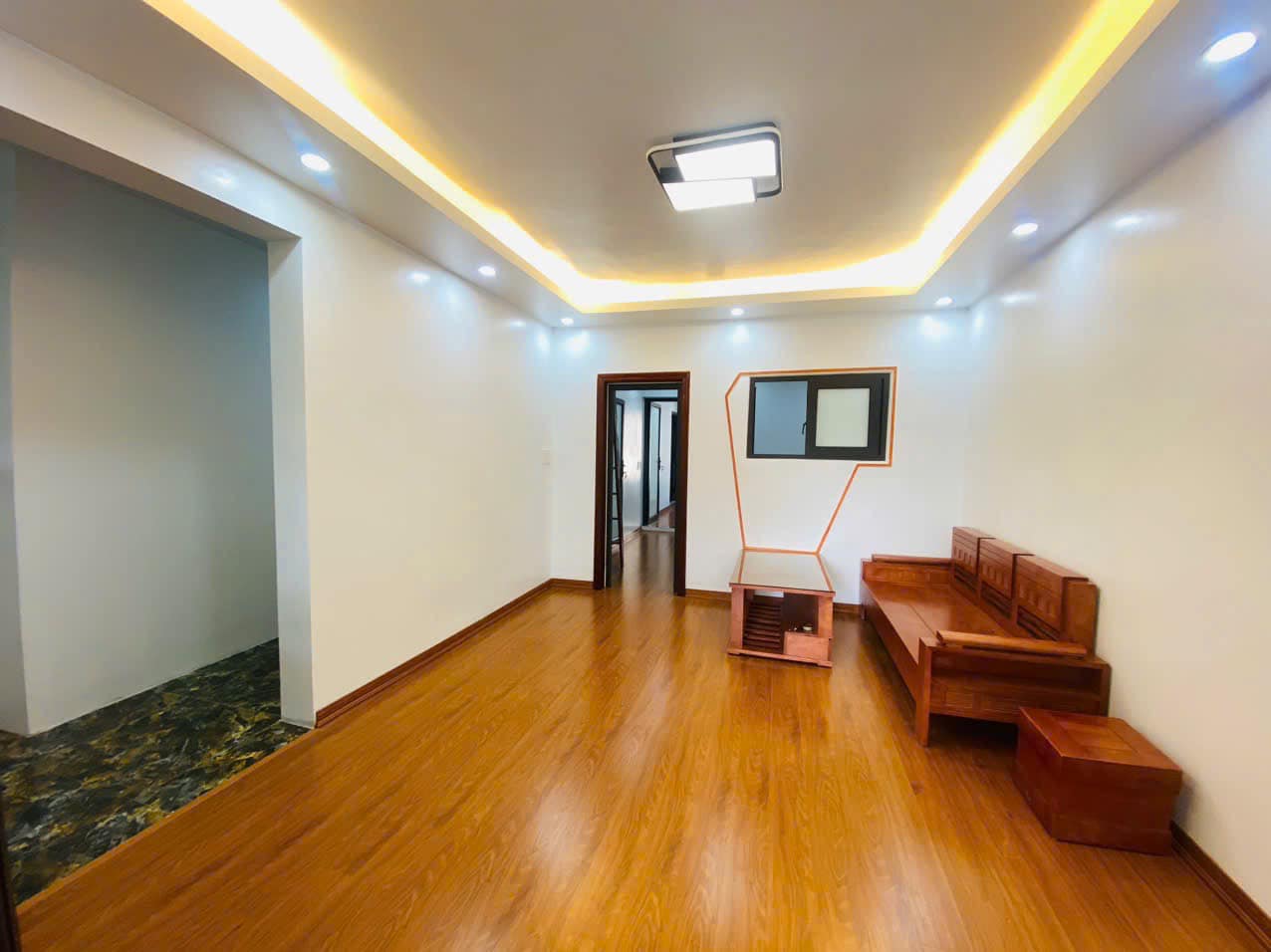 Mới đẹp Tập thể Thành Công 110m2, 3PN, Ô tô đỗ dưới, tiện ích VIP, 2.55 tỷ