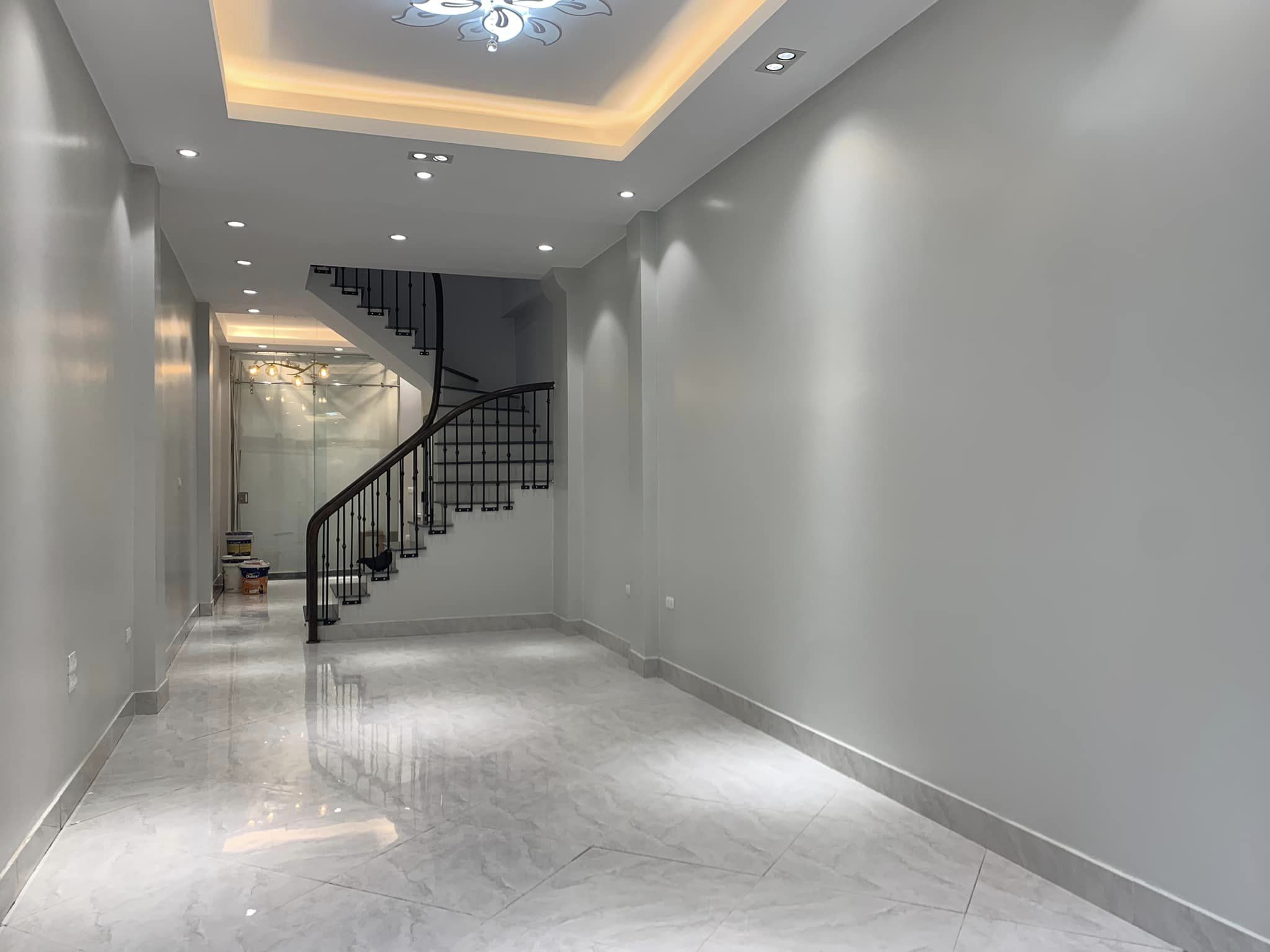 Nhà Hồng Mai, 45m2, 5T, 5.7 tỷ, vuông, cách ô tô 20m, nhà đẹp, 0977097287