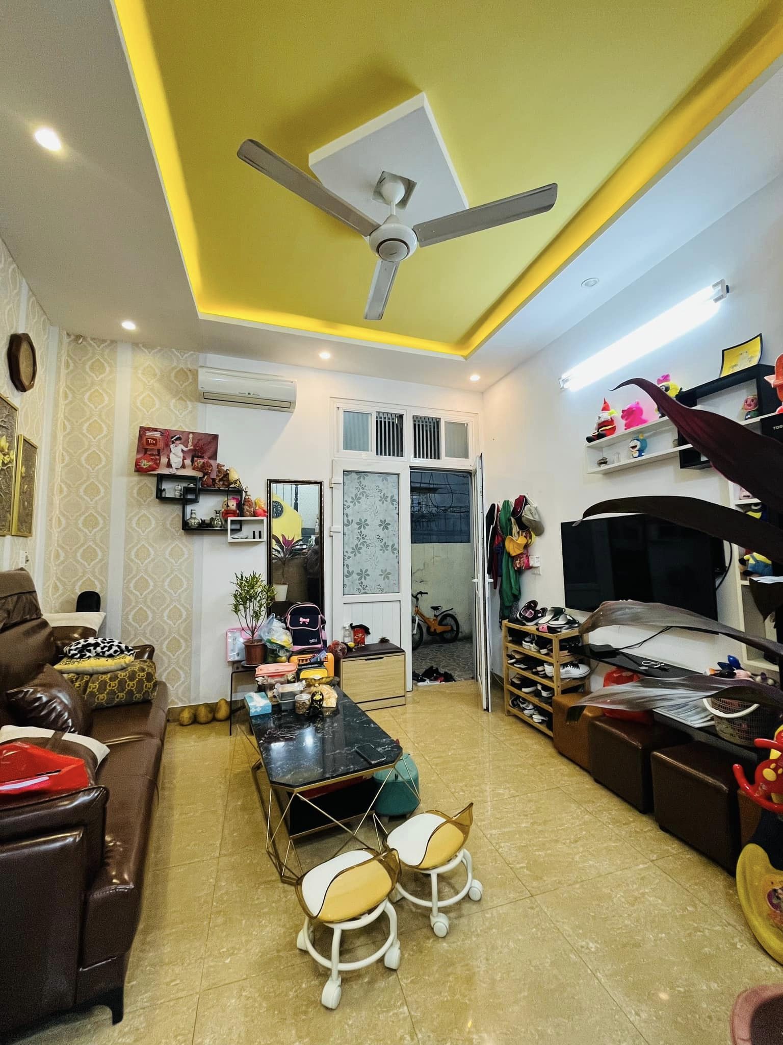 Bán nhà Đường La Thành Lớn Đống Đa 35x 5 tầng về ở luôn đón Têt, ngõ rộng, sạch chỉ 4.5 tỷ