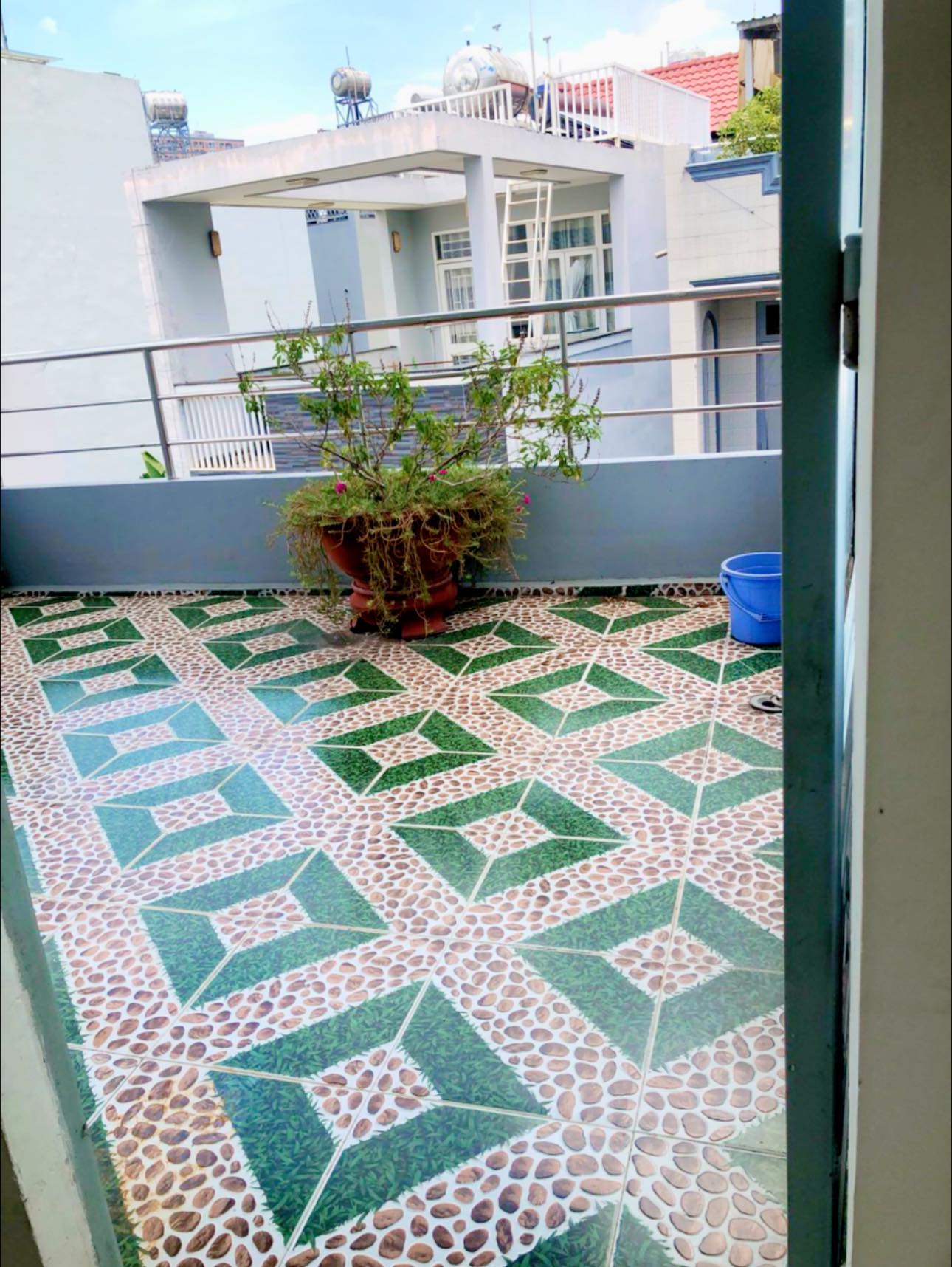 NHÀ 3 TẦNG - HẺM 2 XE HƠI TRÁNH NHAU - VỊ TRÍ ĐẸP - TÂN HOÁ - QUẬN 6 - 38M2 - 3PN - TIỆN SỬA CHỮA XÂY MỚI THEO Ý MUỐN -