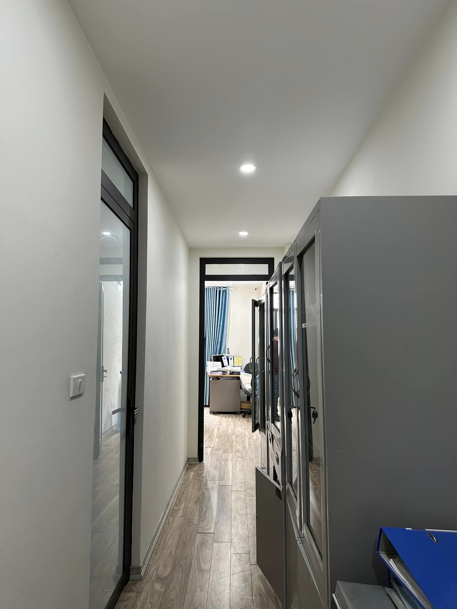 Bán nhà mặt ngõ 68 Trung Kính 72m2, 6 tầng thang máy, ở và kinh doanh, giá chỉ 23.5 tỷ