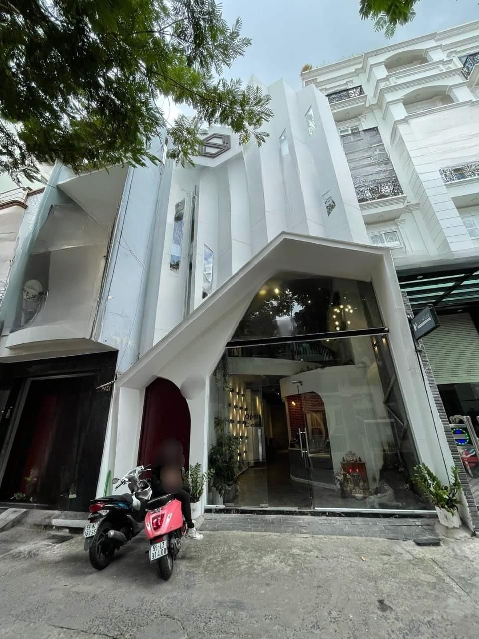 Nhà MT Lý Tự Trọng “4,4x21M”, Cho Thuê 5 Tầng Thang Máy, Giá chỉ 99tr