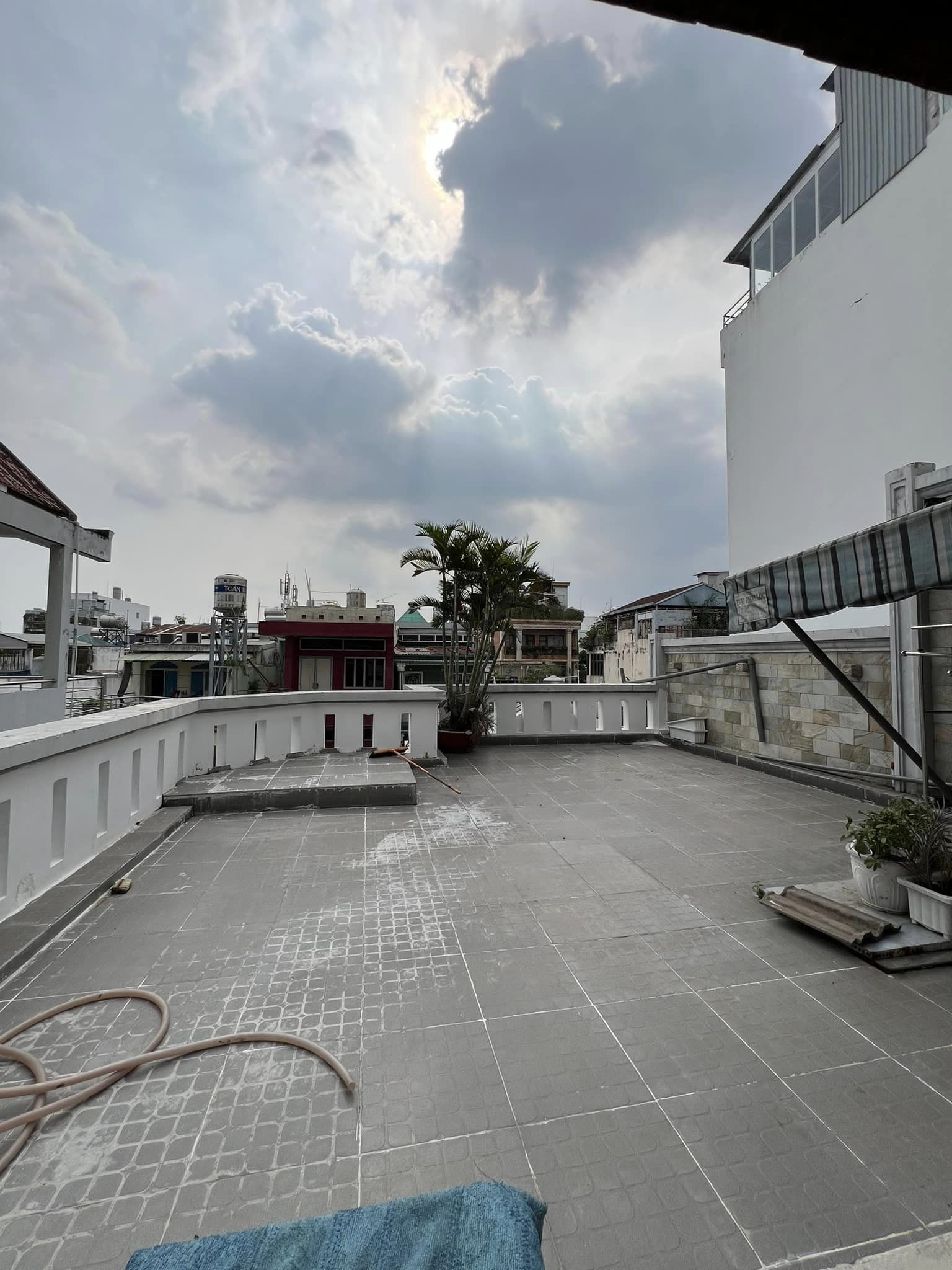 TRUNG TÂM TÂN BÌNH - TẶNG 99% NỘI THẤT - BT SÂN VƯỜN Ở NGAY