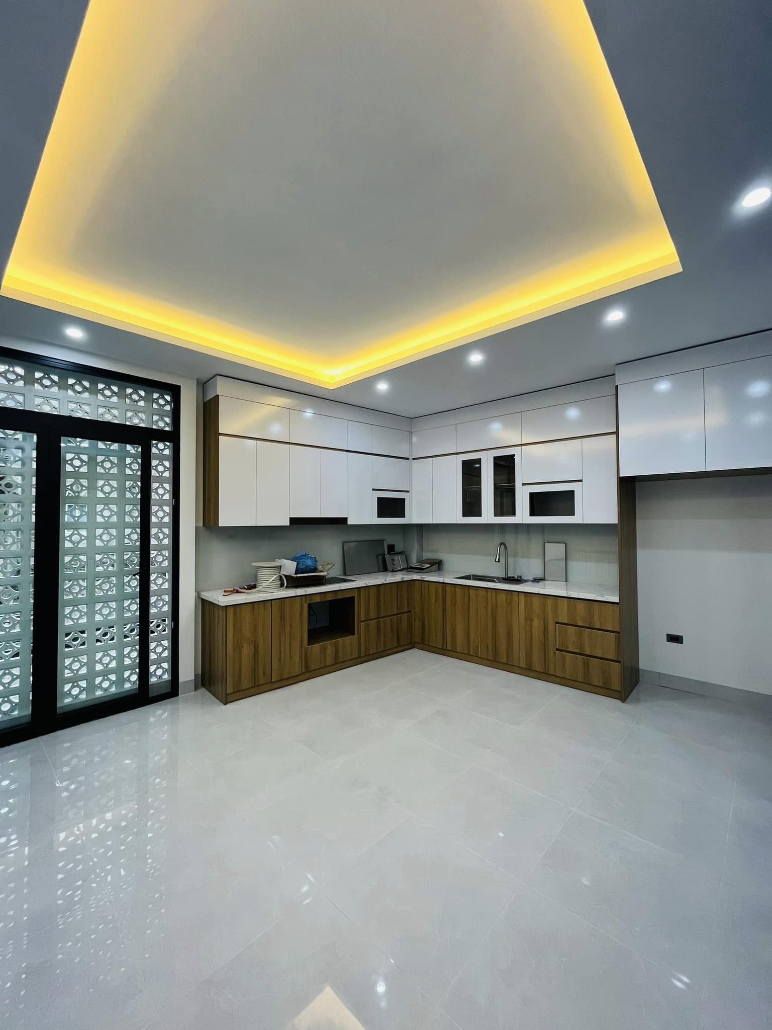 BÁN NHÀ ĐƯỜNG VĂN CAO BA ĐÌNH 55M2, 6 TẦNG THANG MÁY MT6M THANG MÁY HƠN 8 TỶ