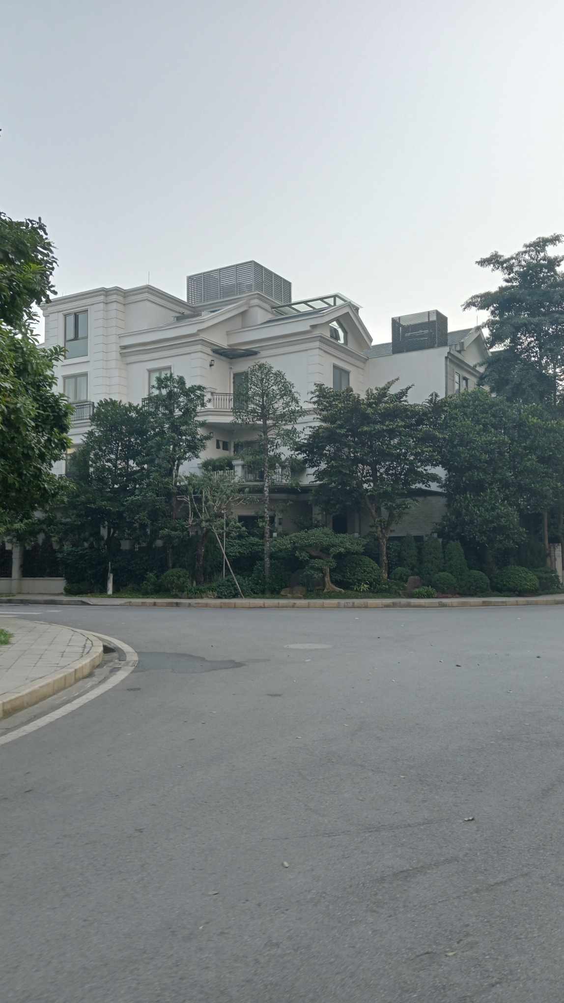 Chính chủ cần bán gấp căn Biệt Thự STARLAKE Đường Xuân Tảo , Nguyễn Văn Huyên Kéo Dài , Võ Chí Công , Xuân Tảo Tây Hồ, dt 191 m2 giá 82 tỷ