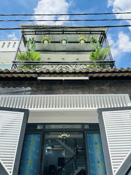 Lê Văn Sỹ Q3, Hẻm 4m, 3 Tầng Đẹp, Đón Tết, Nhỉnh 2 tỷ.