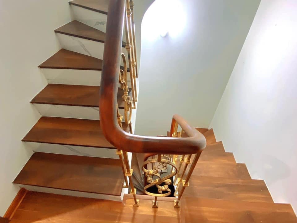 Bán nhà ngõ 3 Thái Hà 50m2, 8 tầng thang máy, oto vào nhà, ở và kinh doanh, giá chỉ 13 tỷ