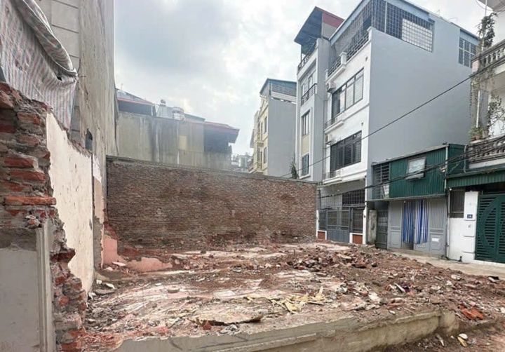 Bán đất ngõ 20 Hồ Tùng Mậu. Mai Dịch, sđcc 52m, mt 6m, kd đỉnh, 6.5 tỷ, 0974687037