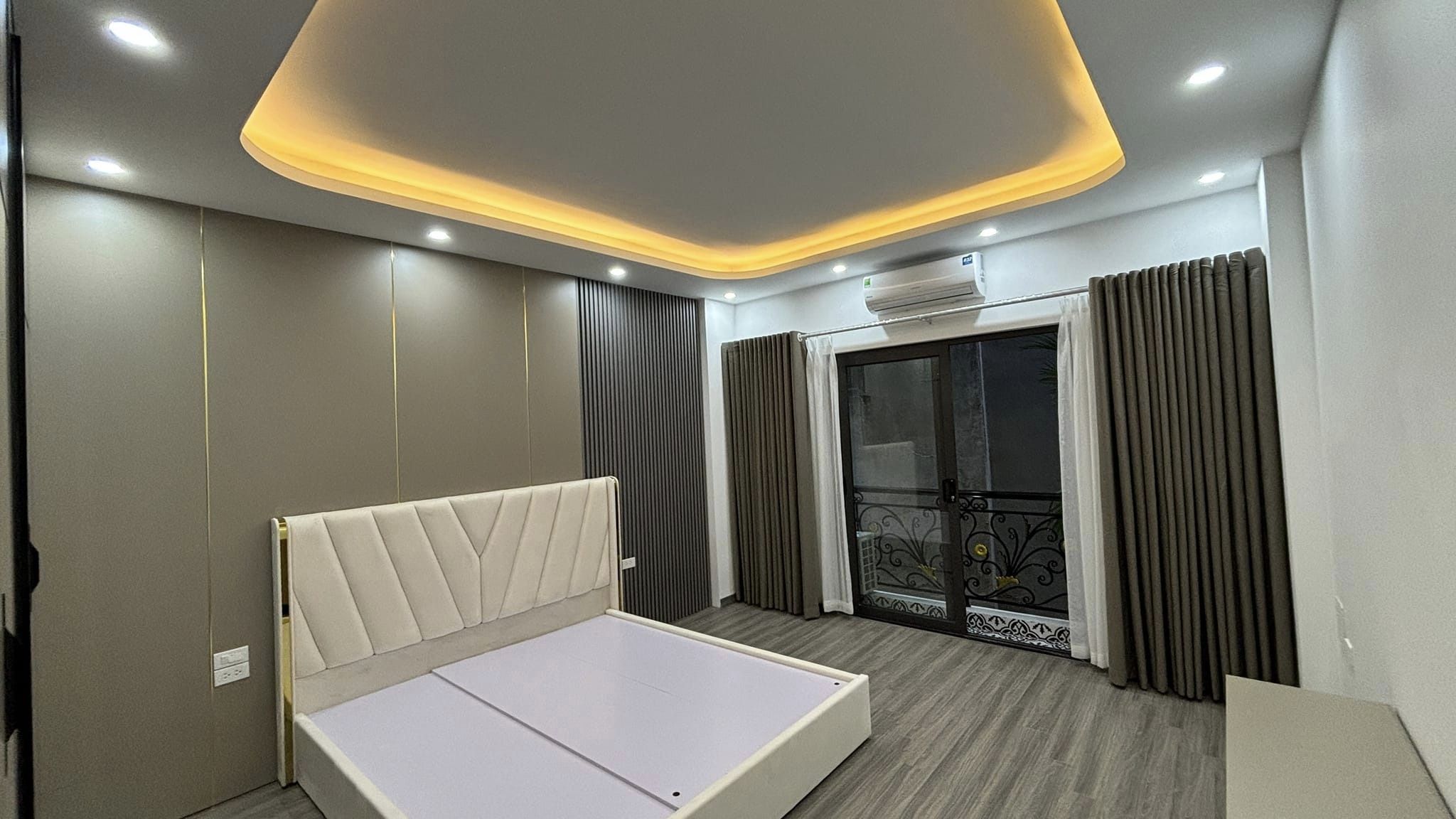 Bán nhà đẹp Minh Khai 40m2, 6 Tầng Thang Máy, Cách MP 30m, giá 7,x Tỷ