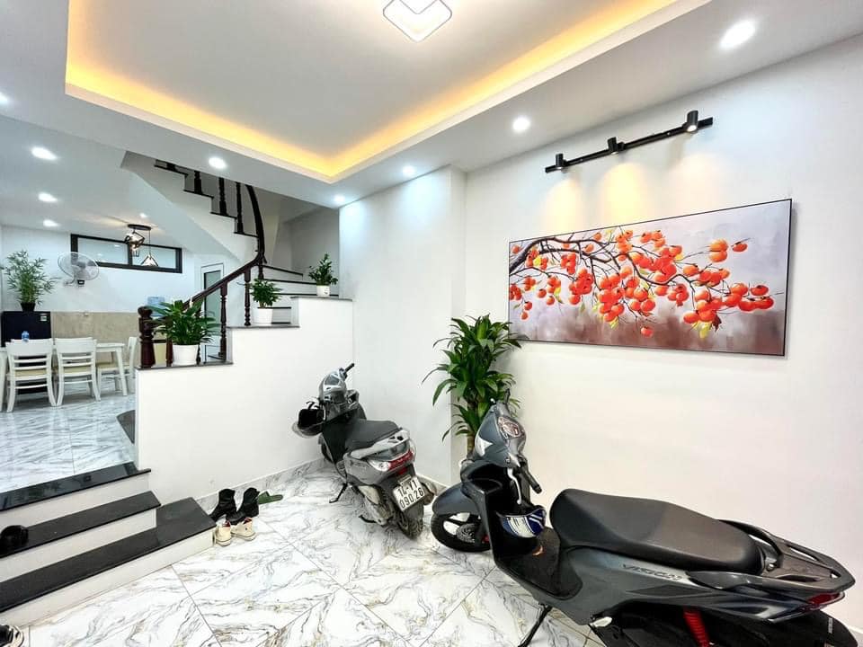 Bán nhà Đội Cấn, Ba Đình, dt 45m, thoáng 2 mặt, ngõ trước nhà rộng 3m, gần phố. Giá 5.7 tỷ