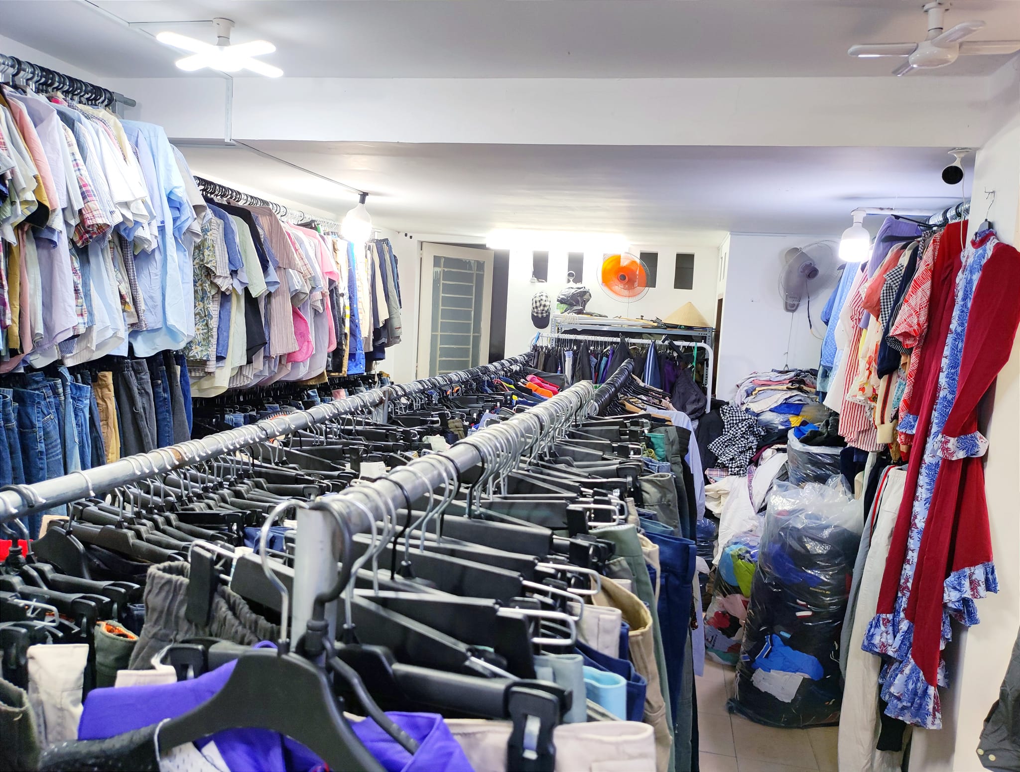 BÁN NHÀ MT CHỢ Hoàng Hoa Thám, Tân Bình 4 tầng 48m2 (4x12). Kinh doanh đỉnh. Giá chỉ 9 tỷ