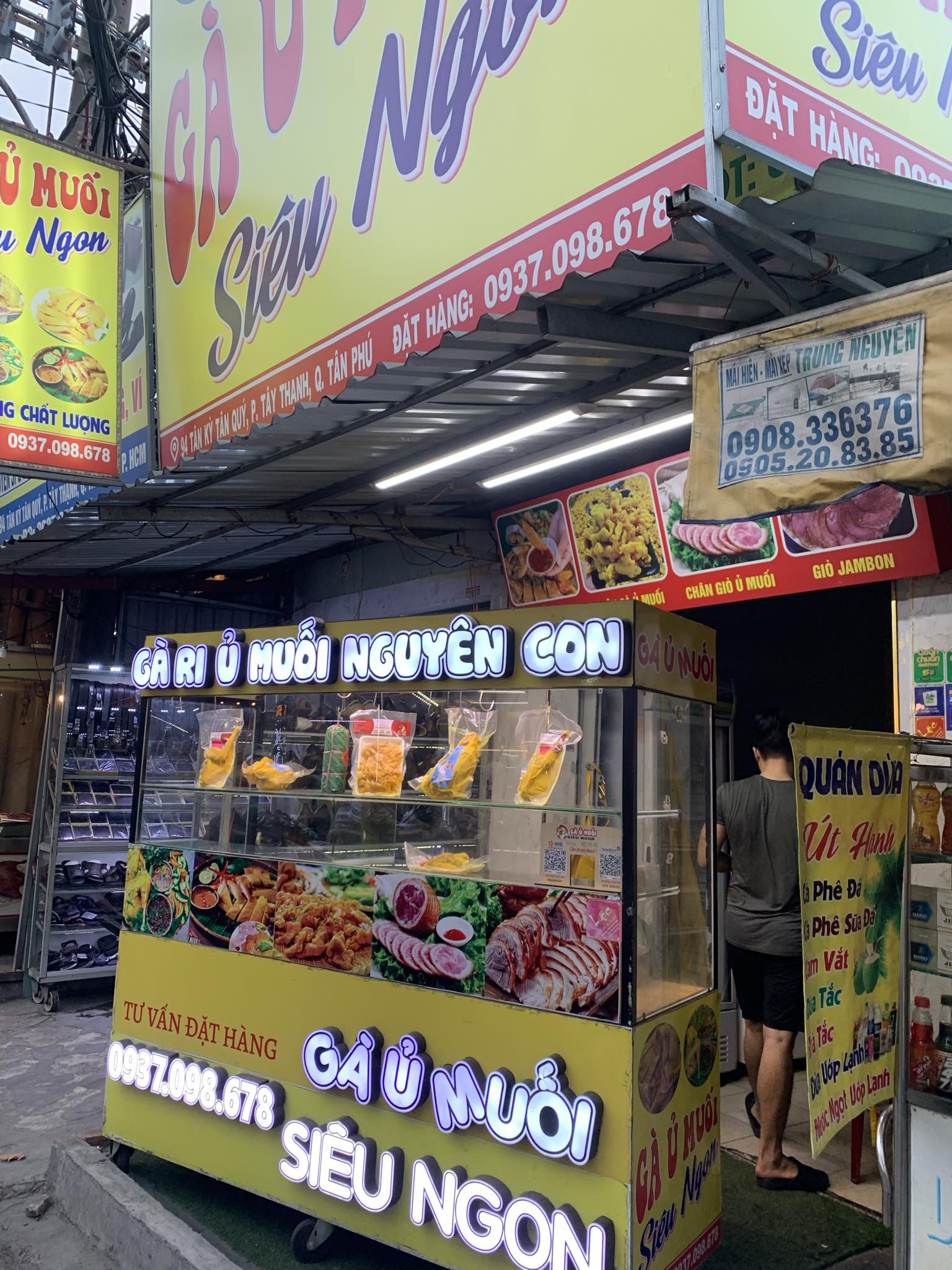 Quận Tân Phú ! HOT HOT, Sang Quán Gà Ủ Muối, MT 94 Tân Kỳ Tân Quý , đoạn đắc địa rất đông, Tel : 0968065891