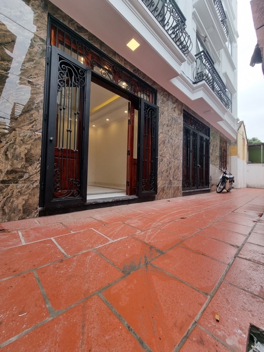 BÁN NHÀ ĐẸP MỚI TINH- NGÕ NÔNG GẦN PHỐ ĐÀM QUANG TRUNG. 42M, 5 TẦNG, MT 4,6 m. GIÁ 4,05 tỷ.