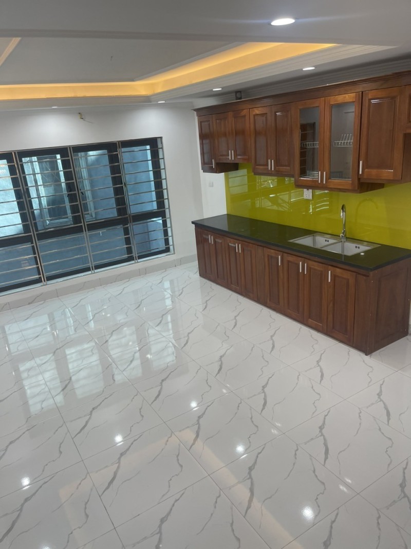 NHÀ MỚI TINH TẠI KIM GIANG, - 7 TẦNG - 30m2 4.35 TỶ