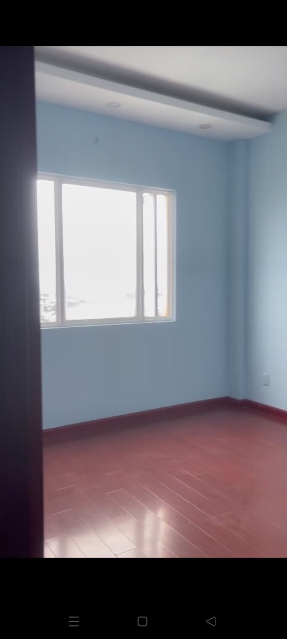 Chính chủ cho thuê căn hộ cao cấp chung cư Khánh Hội 2, Đường Bến Vân Đồn, khu vực trung tâm TP Hồ Chí Minh.