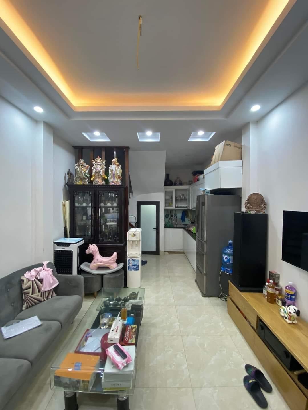 SỞ HỮU NGAY NHÀ MẶT PHỐ TRẦN QUÝ CÁP, TRUNG TÂM ĐỐNG ĐA, GẦN GA HÀNG CỎ, VỊ TRÍ VÀNG 99M/ MT 5,2M/ 23TỶ.