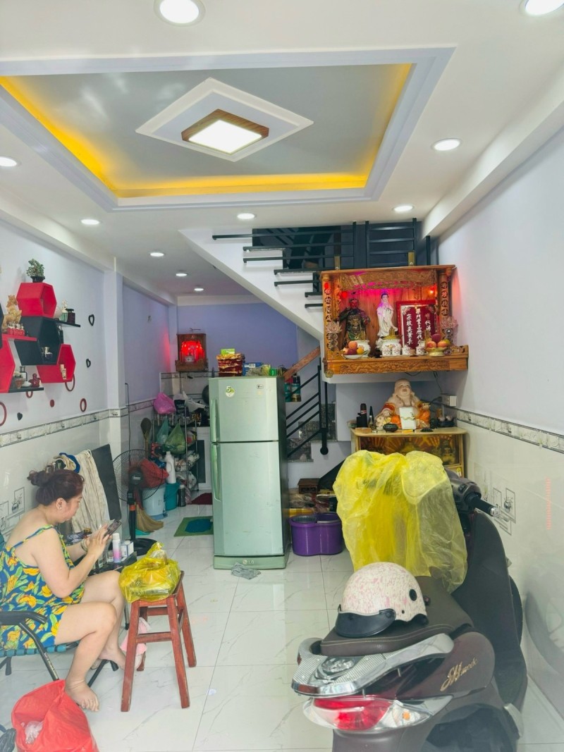 Bán Nhà Chiến Lược Bình Tân Giáp Q6, Hẻm Xe Tải, Sổ Hồng Riêng, Chỉ 2.4 Tỷ