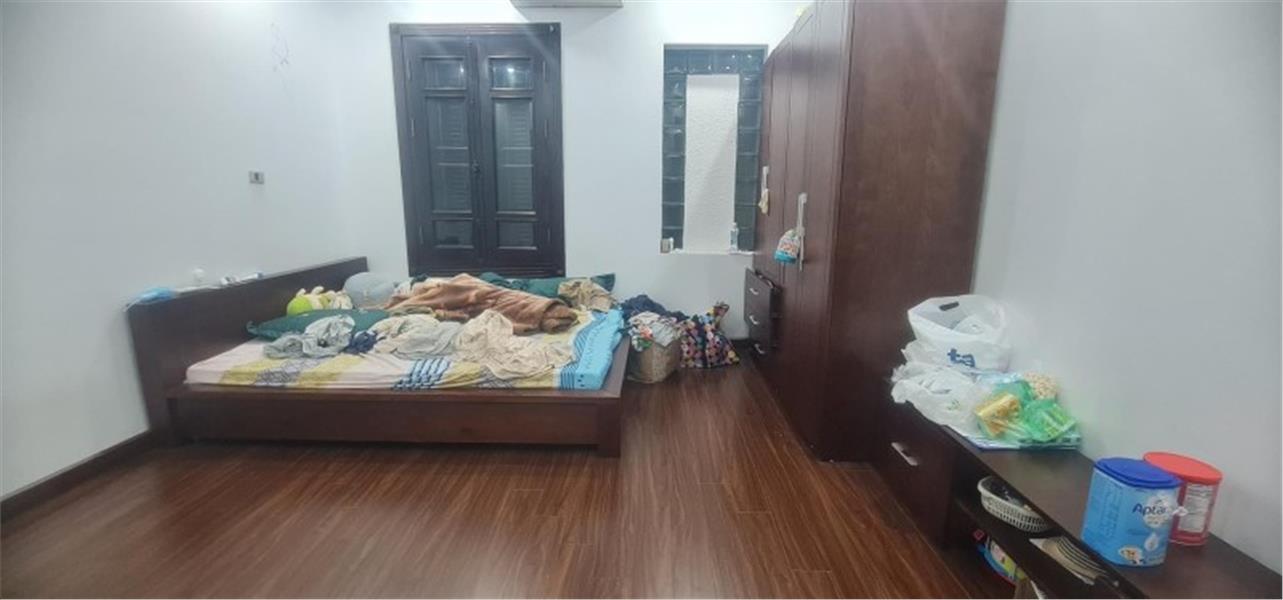 Chính Chủ Nhờ Tìm Người Thuê Toàn Bộ Nhà kinh doanh mặt phố Ngã Tư Sở, quận Đống Đa