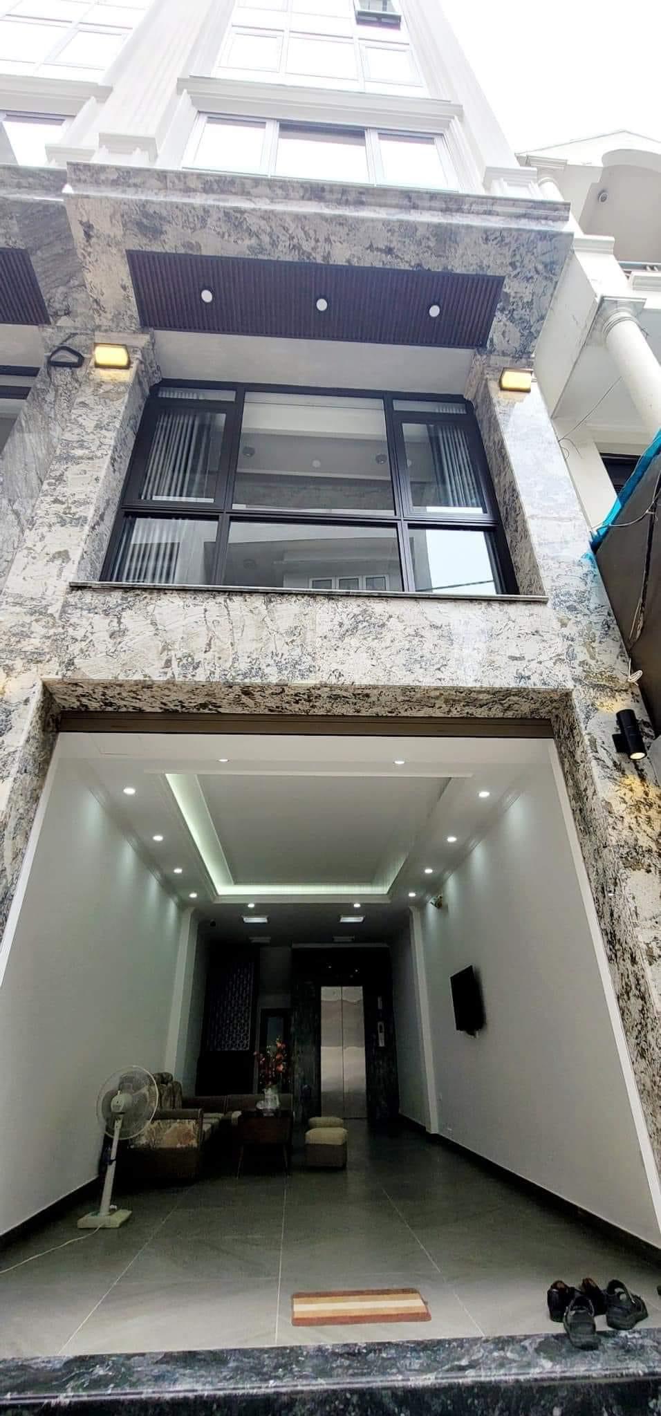 Bán nhà Cầu Giấy, phố Quan Hoa, Mặt ngõ kinh doanh, 7 tầng thang máy 56m2 giá 10.5 tỷ
