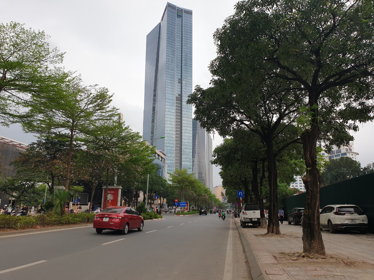 Bán Nhà Phố Đào Tấn, Ba Đình_5 Tầng, Thang Máy Chờ, Sổ Đỏ Vuông Đẹp 80m2, Giá 20 tỷ