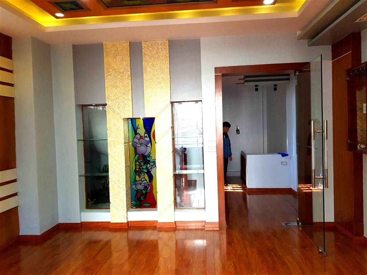 Bán Nhà Phố Lạc Long Quân Quận Cầu Giấy. 52m Xây 5 Tầng Mặt Tiền 4.7m Nhỉnh 12 Tỷ. Cam Kết Ảnh Thật Mô Tả Chính Xác.