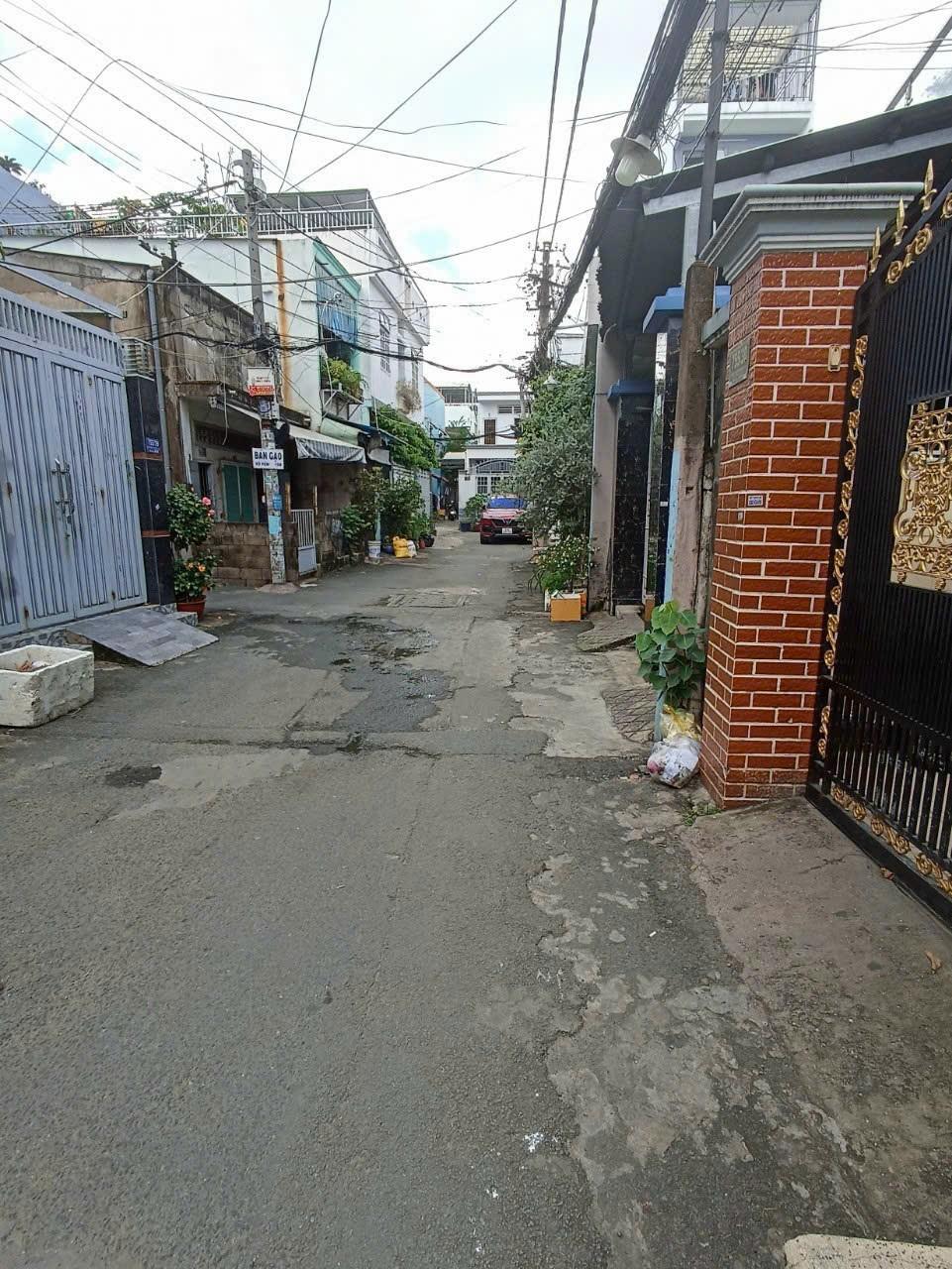 Nhà bán,2 tầng,hẻm 4m,5x14m2,quang trung,gò vấp,giá:nhỉn 5ty