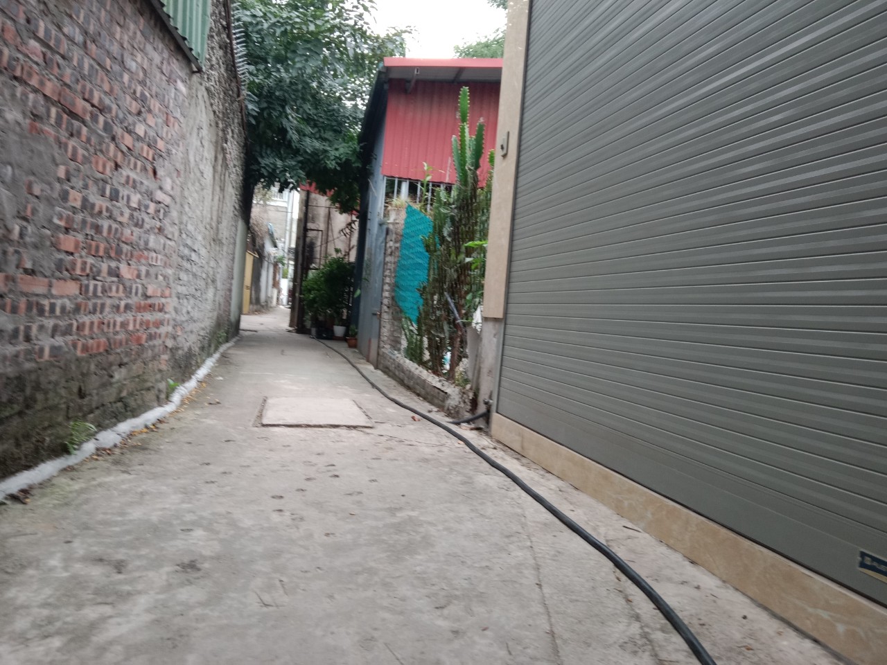 Nhỉnh tỷ sở hữu nhà ngõ 466 Âu Cơ – Tây Hồ. Diện tích 38m2.