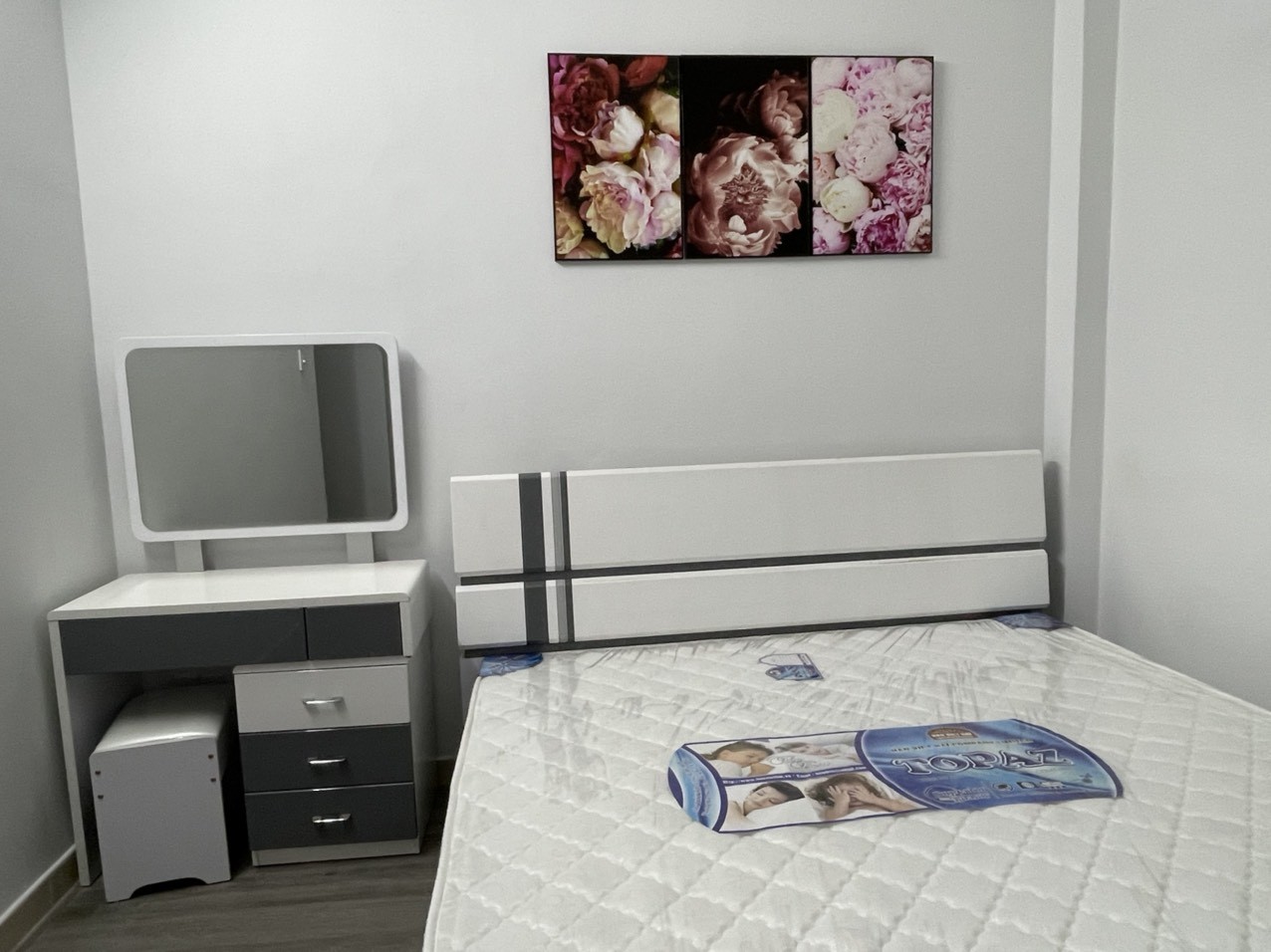 Q7 NGUYỄN THỊ THẬP , KHU TRUNG TÂM Q7 SẦM UẤT KINH DOANH ĐỈNH , GẦN PHÚ MỸ HƯNG, TẶNG HẾT NỘI THẤT,HẺM XE HƠI,74M2