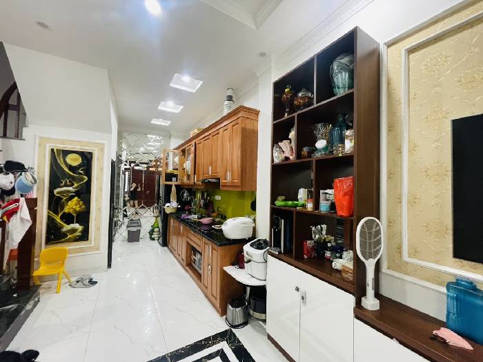 Bán nhà Vũ Xuân Thiều 43m, 5 tầng, chỉ 3,9 tỷ. Ô tô đỗ cửa.