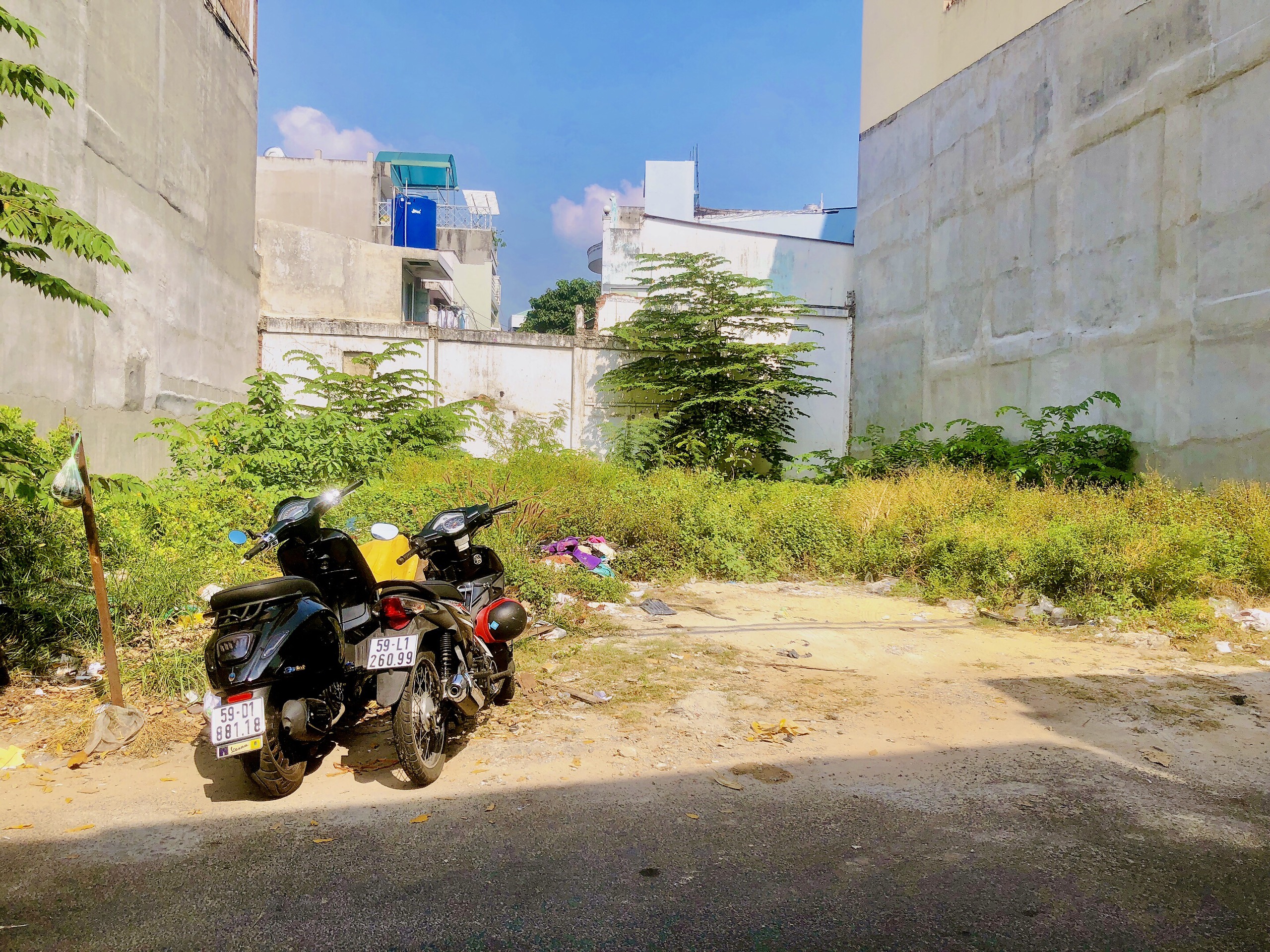 Bán đất trống sổ hồng riêng đường Âu Cơ,P.Tân Sơn Nhì ,DT:16x22m giá 35 tỷ