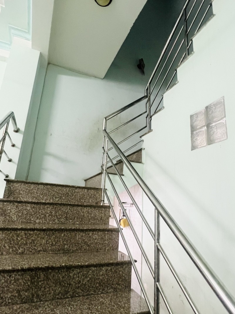 Bán nhà hẻm xe tải Trần Văn Hoàng, Tân Bình, 4x23, 12PN, giá siêu rẻ