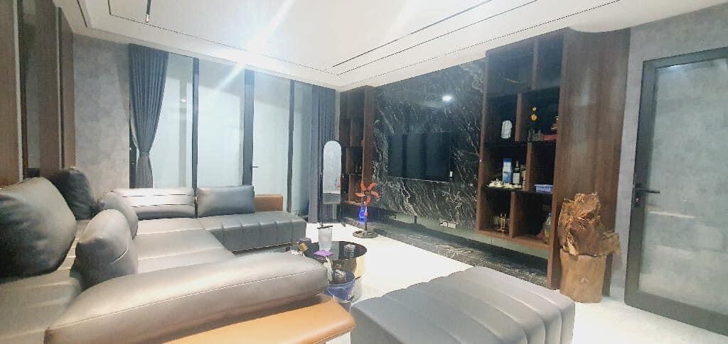 BÁN NHÀ PHÂN LÔ, VỊ TRÍ ĐẸP, MT TO, VỈA HÈ, Ô TÔ TRÁNH, KINH DOANH ĐỈNH PHỐ TRUNG KÍNH.