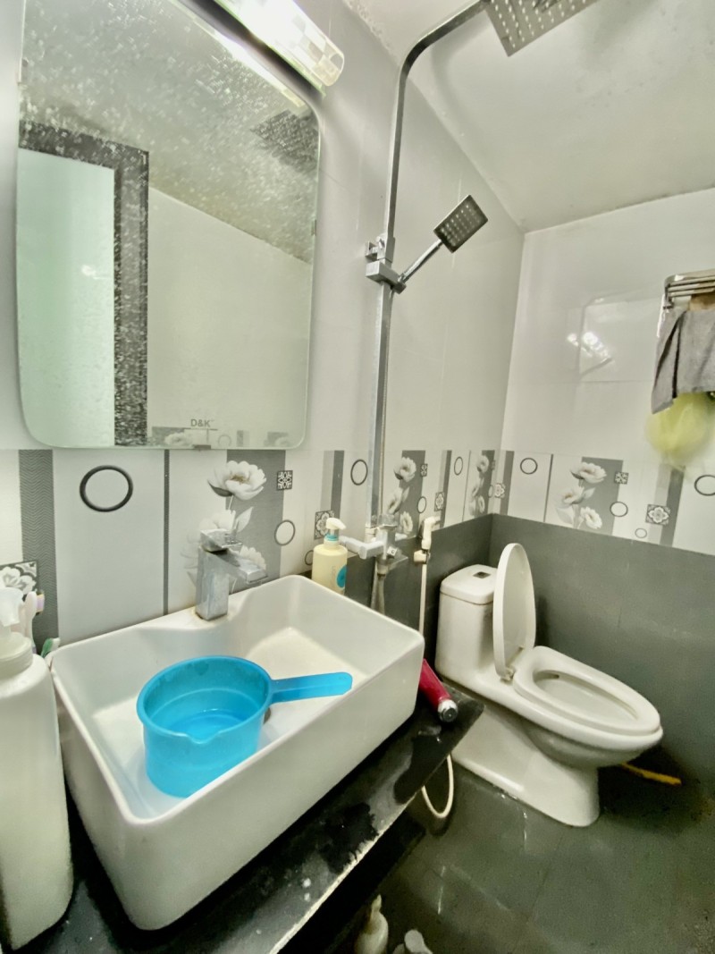 Bán nhà đẹp ở ngay Hào Nam 36m2 x 5 tầng, 2 thoáng, nhỉnh 5 tỷ